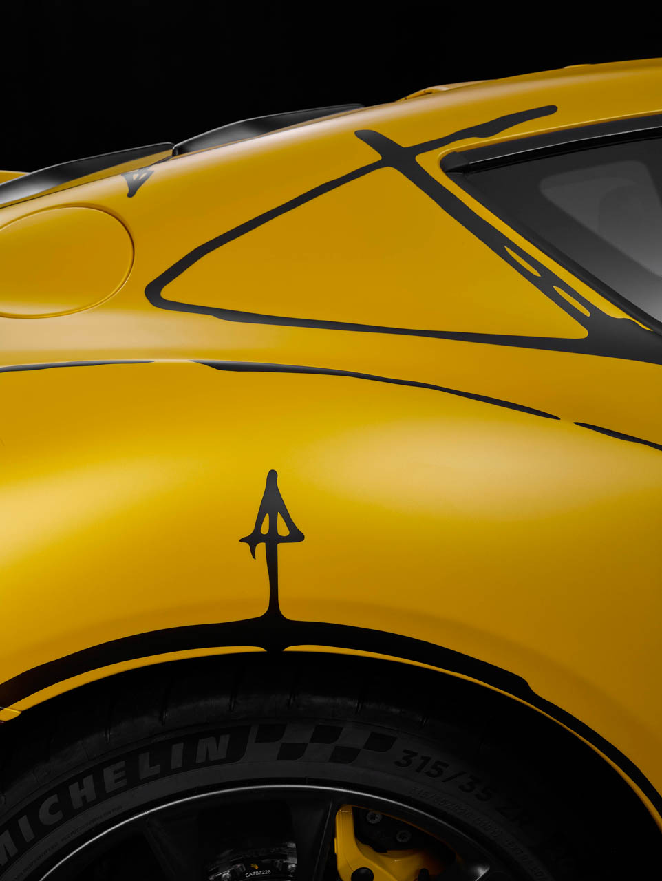 Ferrari 812 Competizione Tailor Made 13