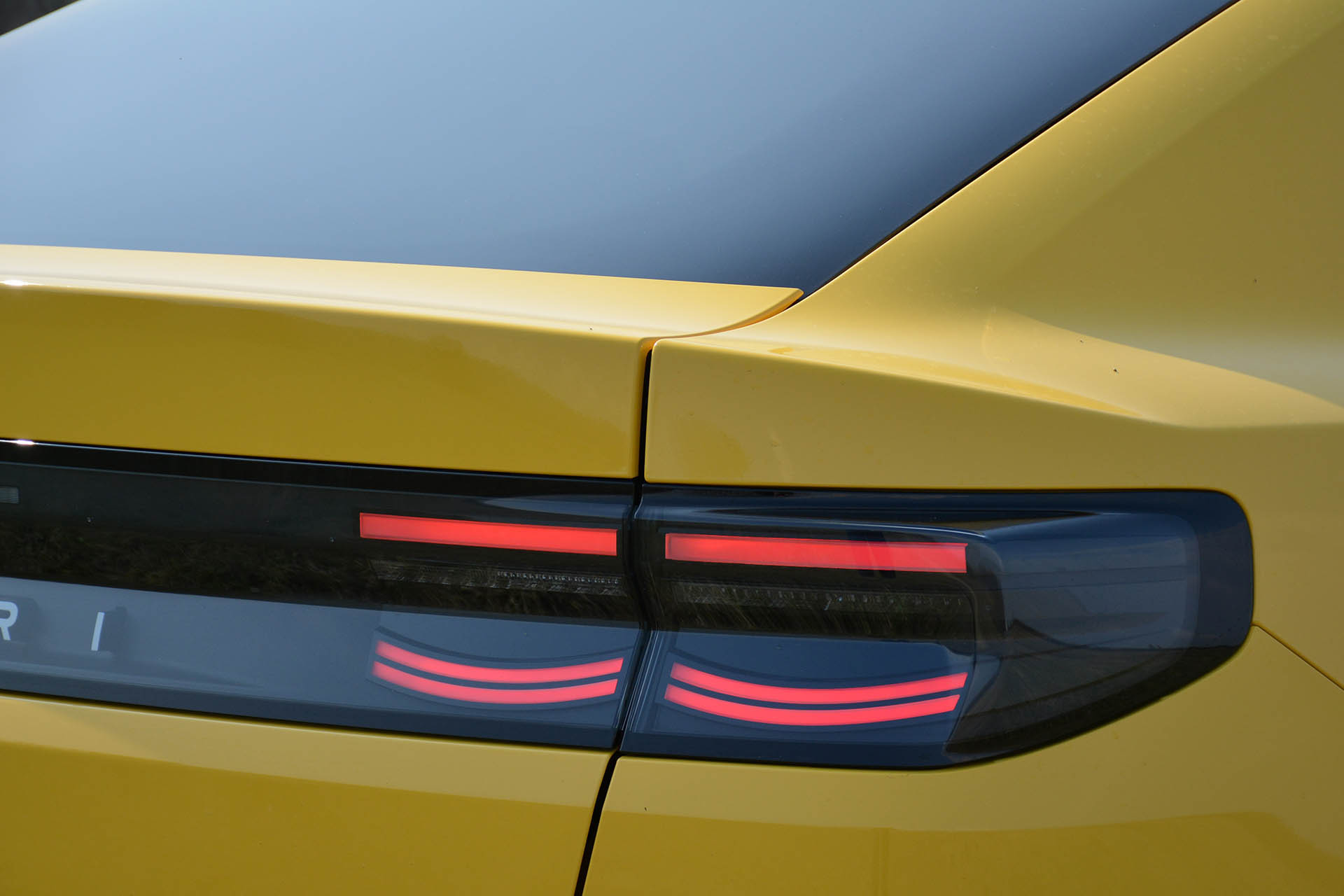 Ford Capri Extended Range RWD 2025 23