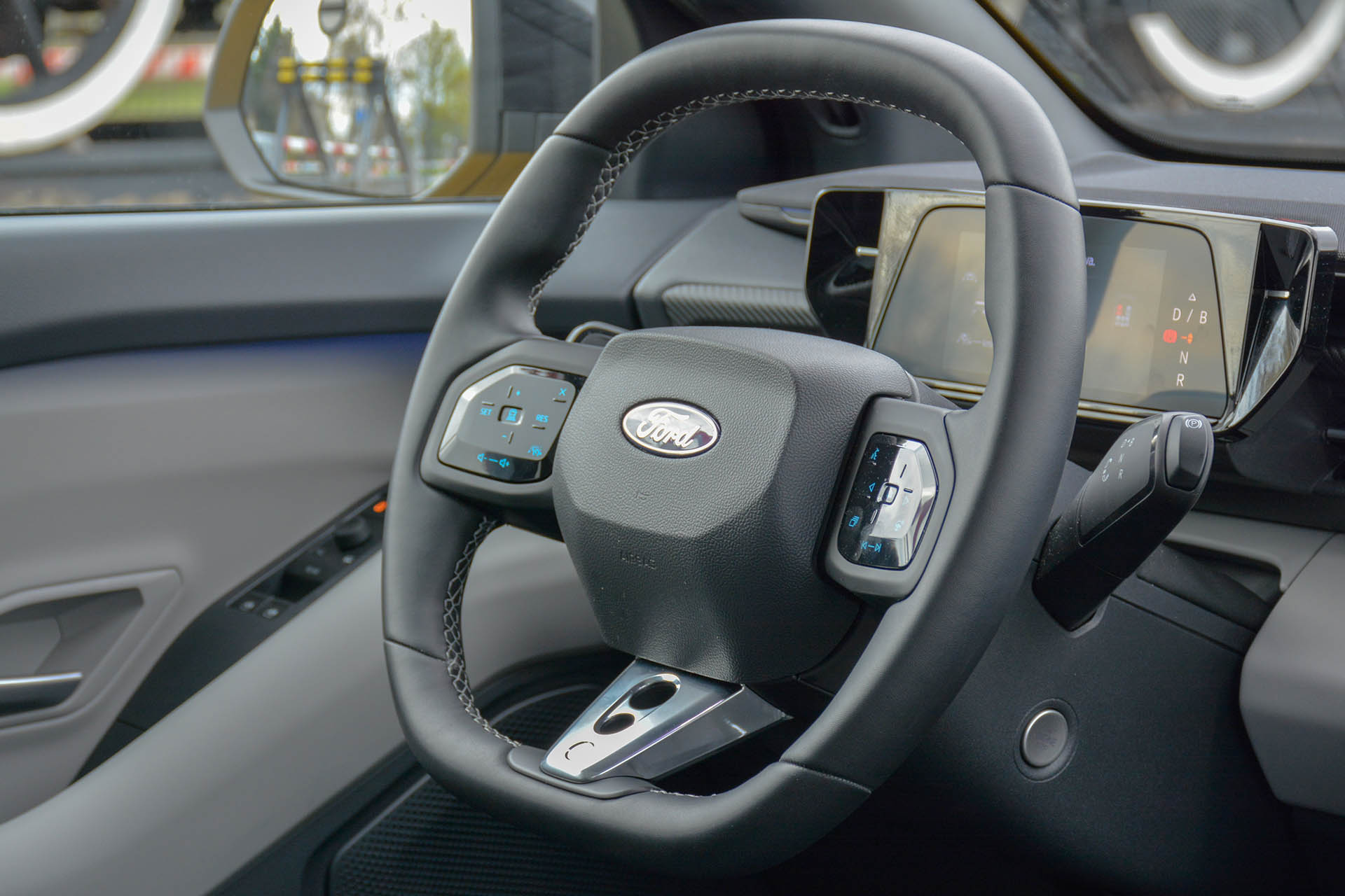 Ford Capri Extended Range RWD 2025 26