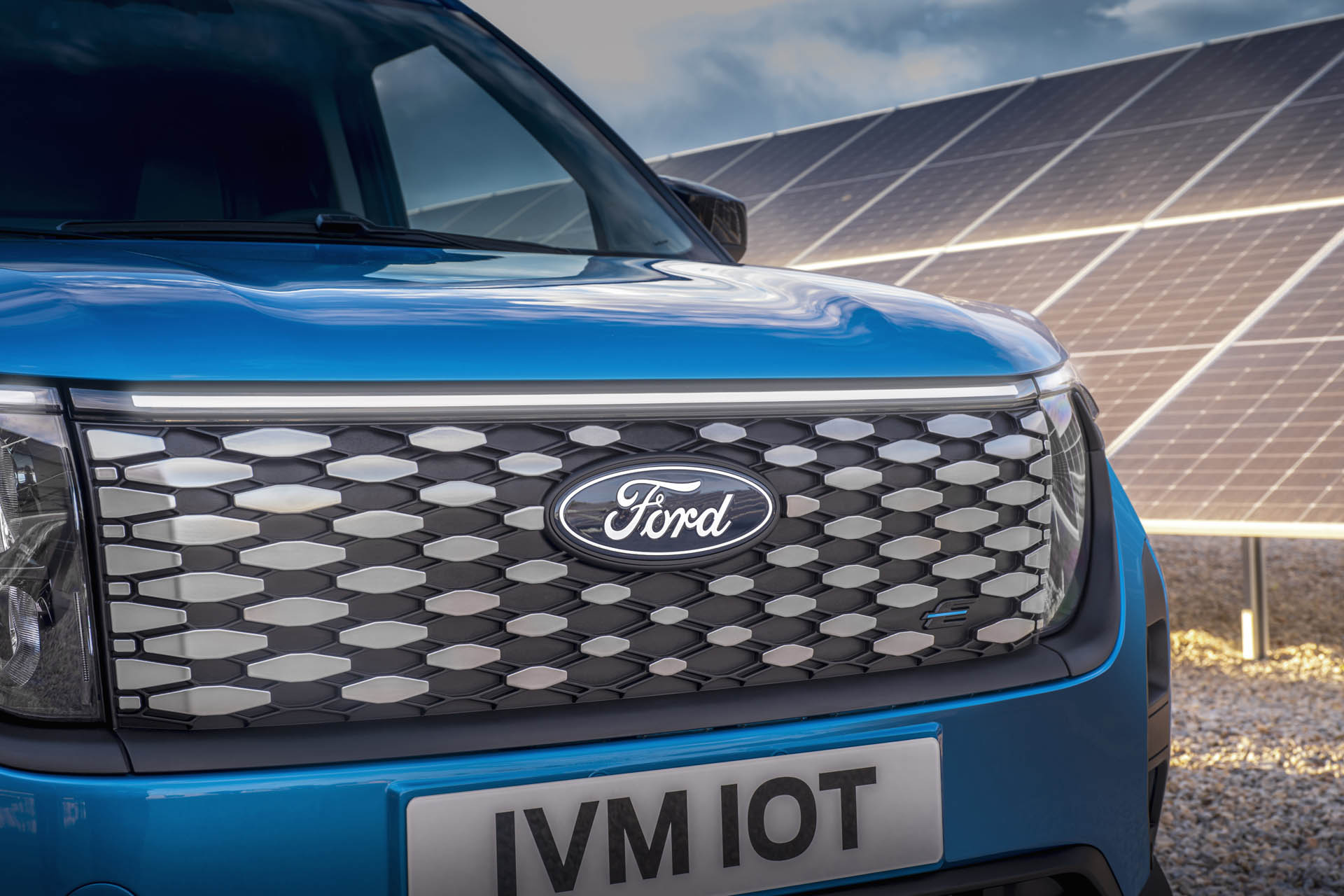 FORD E-TRANSIT COURIER 2023 02