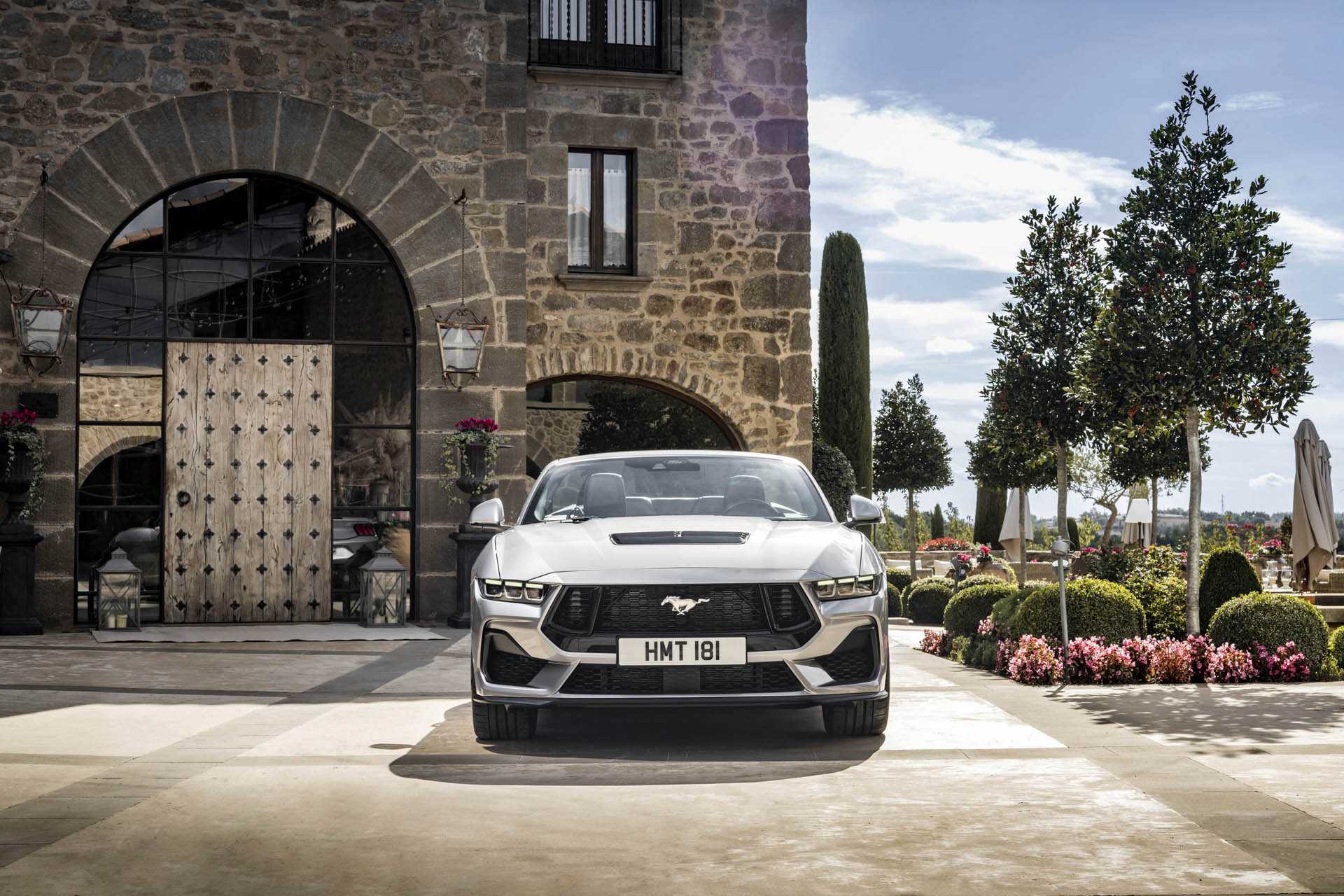 2024 FORD MUSTANG CONVERTIBLE 02