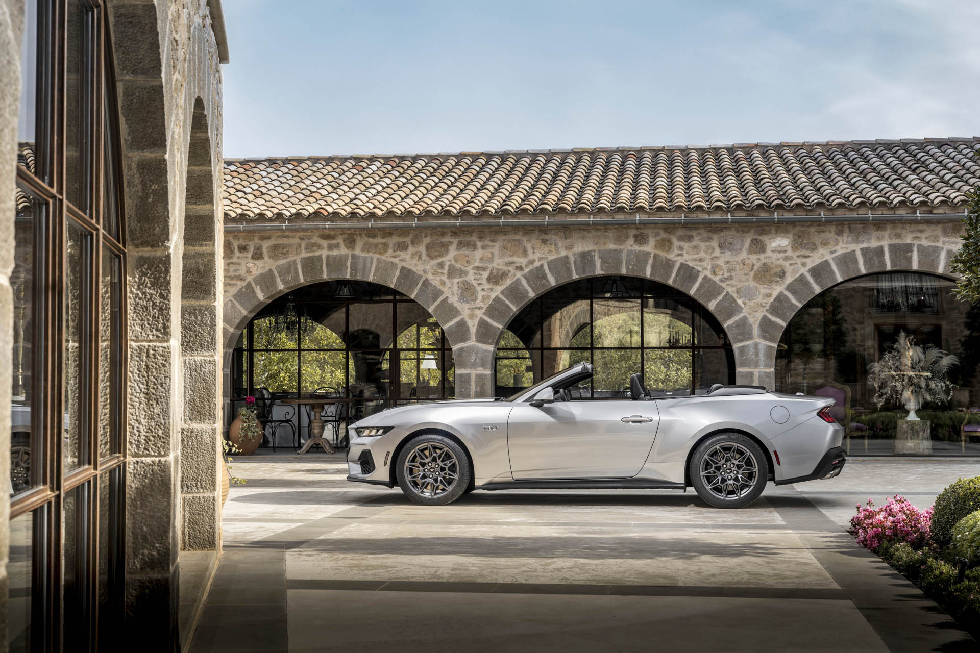 2024 FORD MUSTANG CONVERTIBLE 03