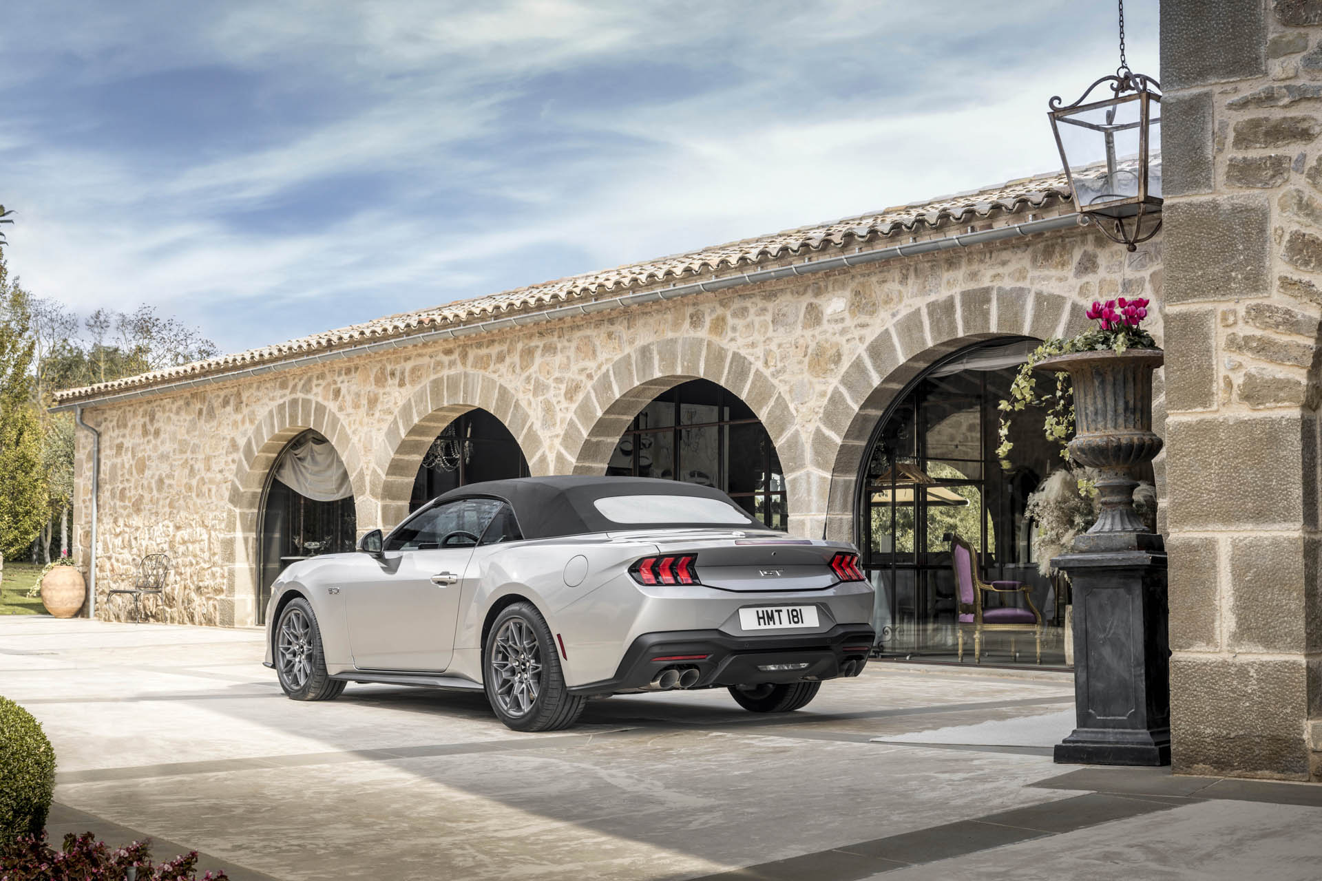 2024 FORD MUSTANG CONVERTIBLE 05