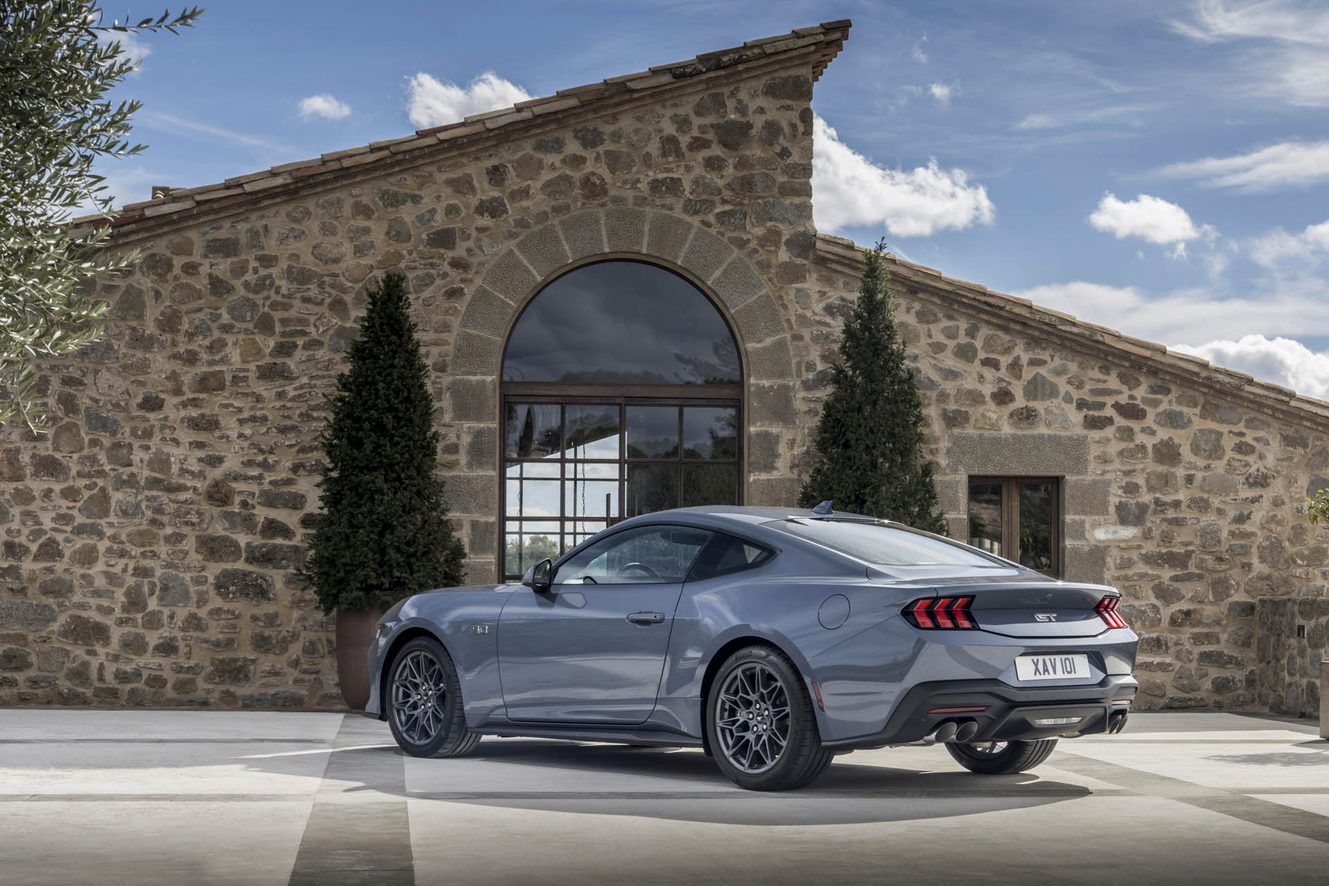 2024 FORD MUSTANG COUPE 04