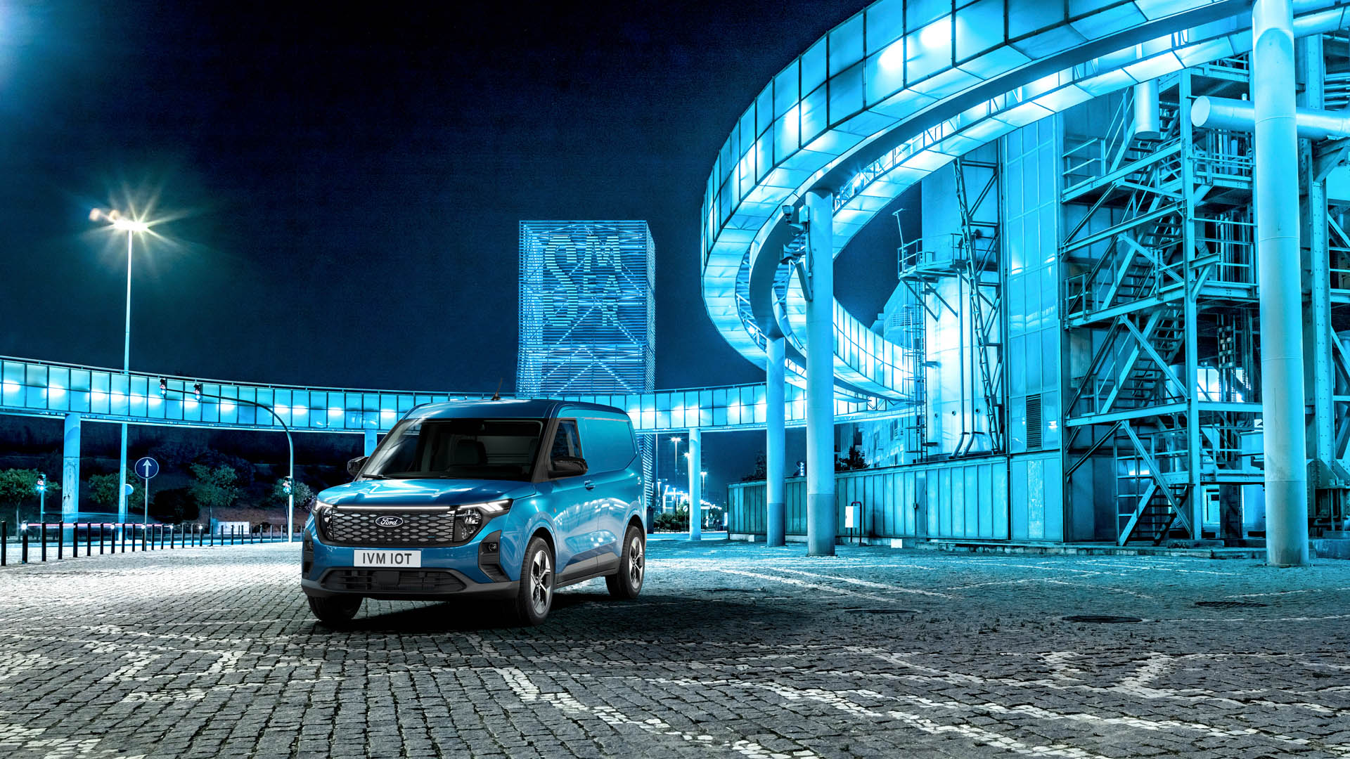 2023 FORD E-TRANSIT COURIER EXTERIOR 01
