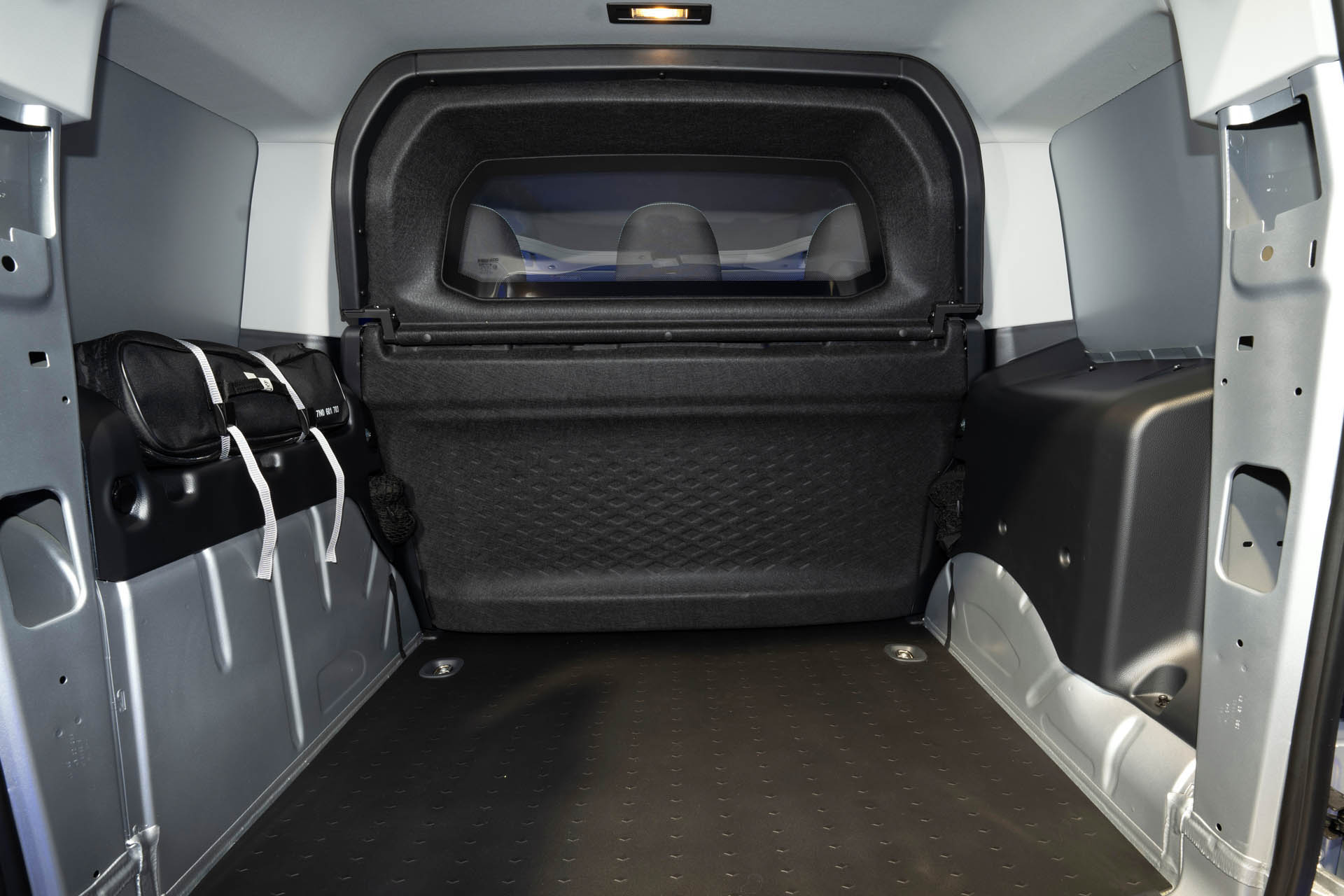 ford TRANSIT CONNECT PHEV LWB 05