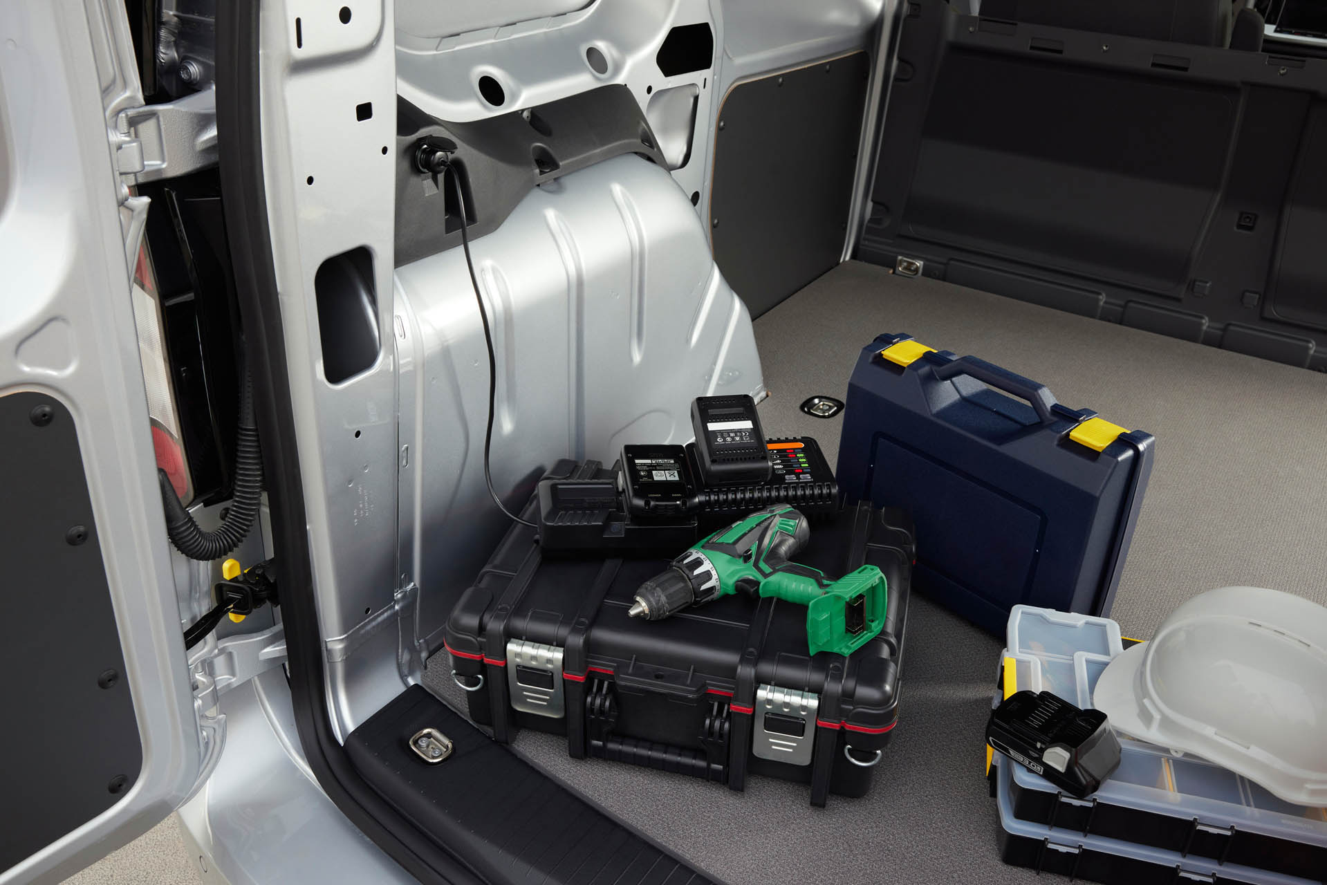 ford TRANSIT CONNECT PHEV SWB 04