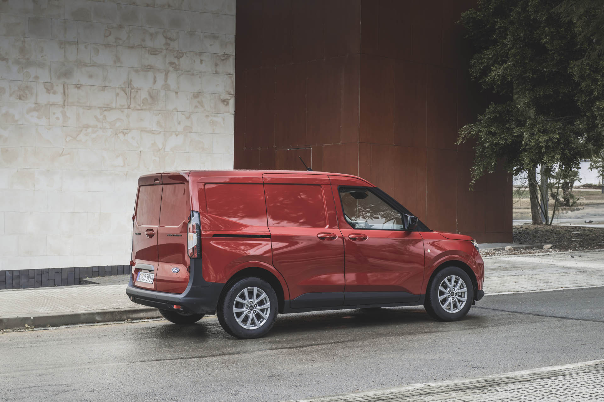 Ford Transit Courier 2024 21
