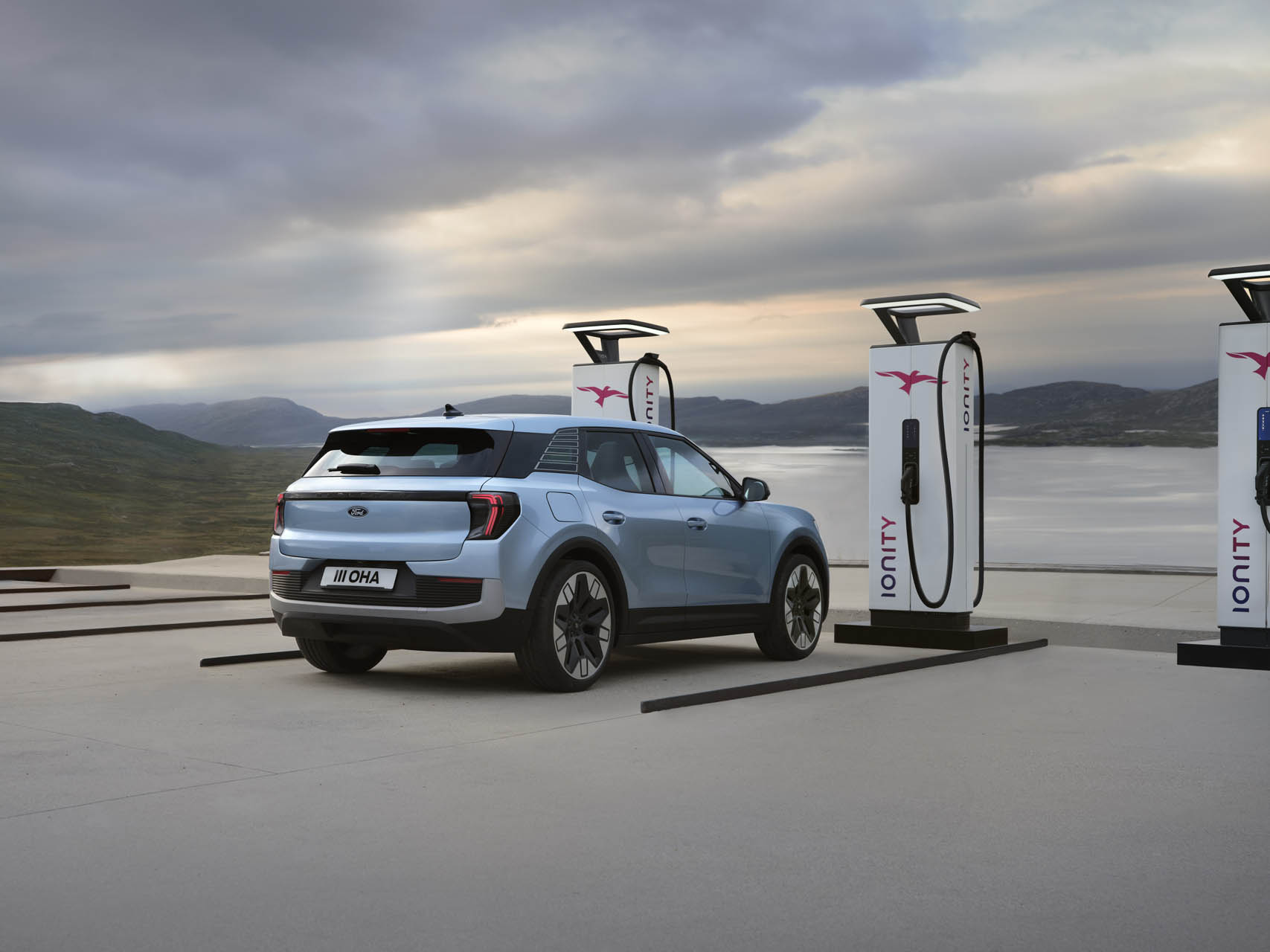 FORD Electric Explorer18