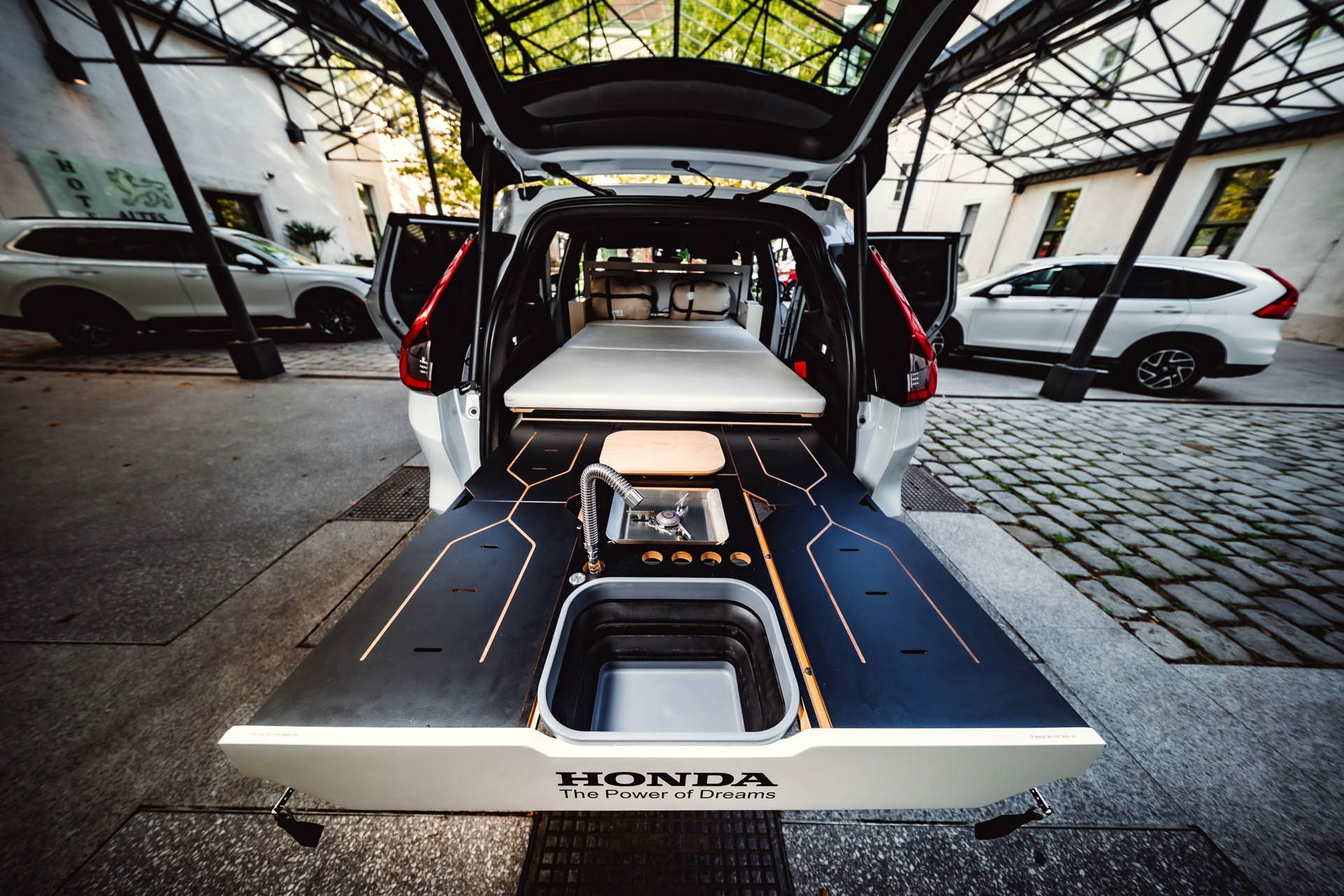 545160 CR-V 30 Anniversary