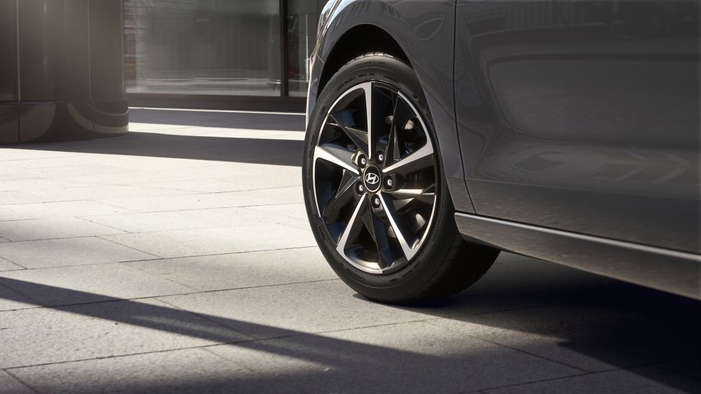 hyundai i30 fastback 2024 05