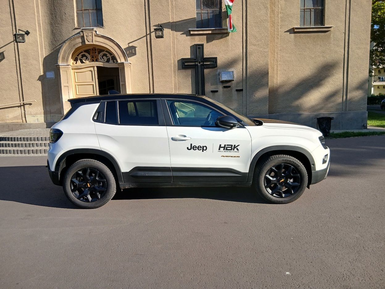 jeep avenger 4x3 The North Face 2026 01
