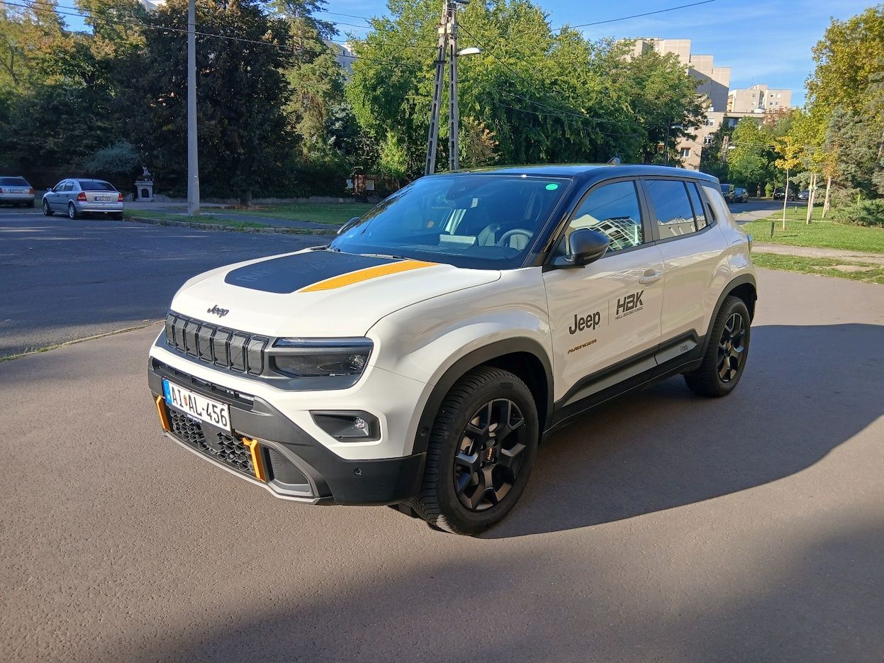 jeep avenger 4x3 The North Face 2026 02
