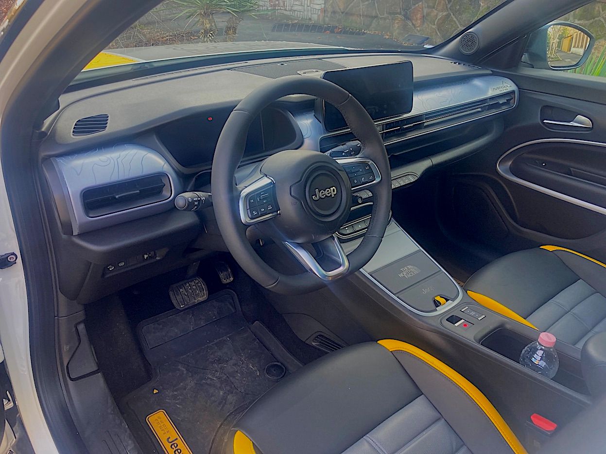 jeep avenger 4x3 The North Face 2026 04