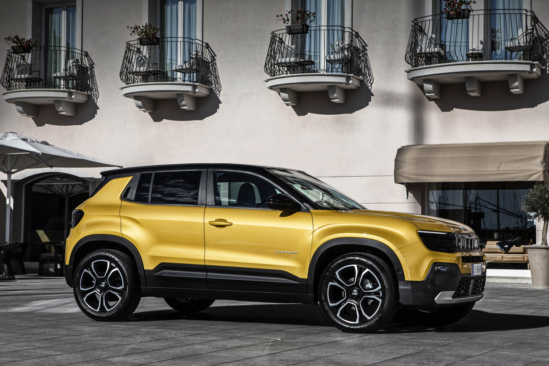 jeepavenger2022f