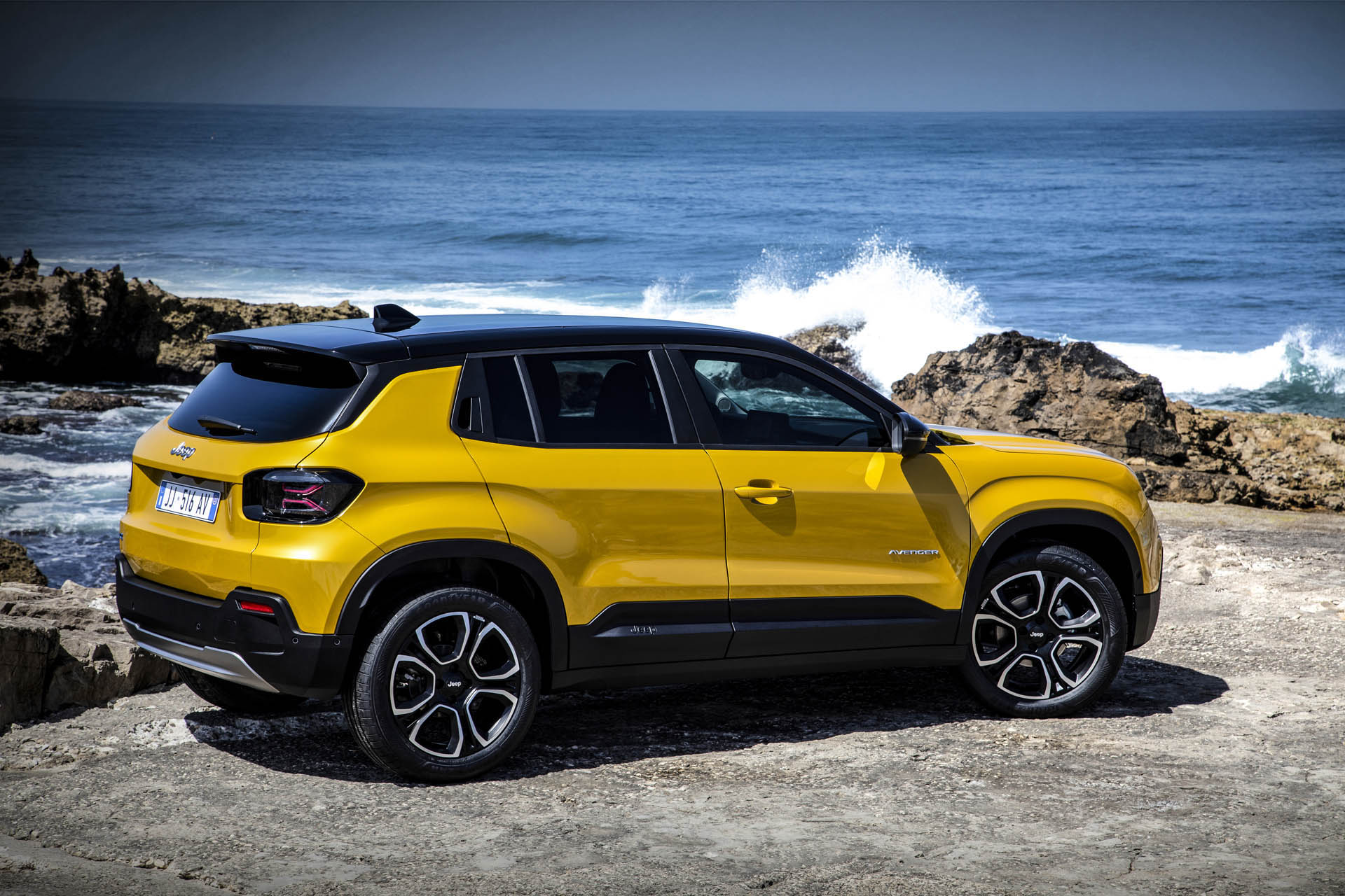 jeepavenger2022l