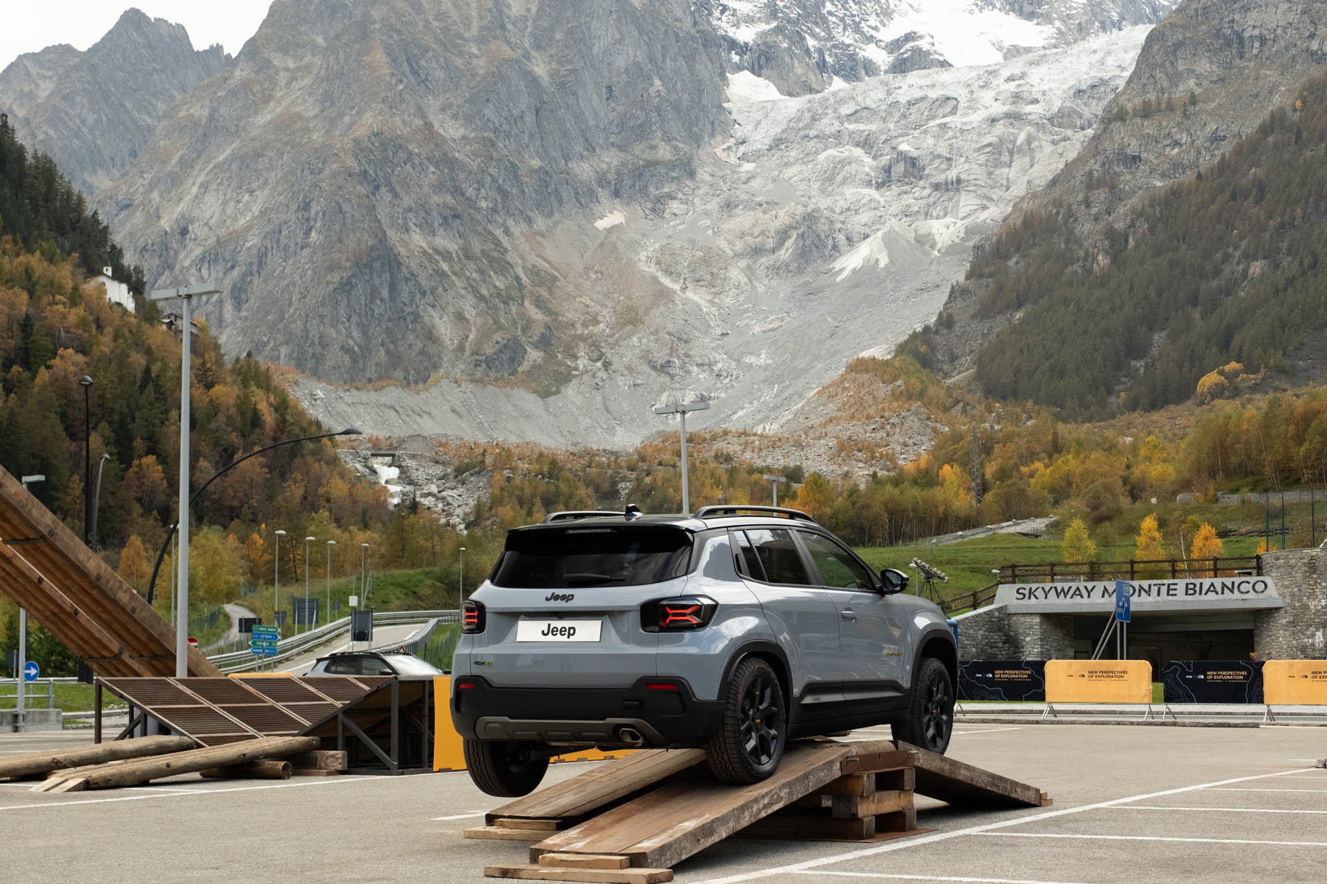 jeep avenger 4xe the north face edition 07