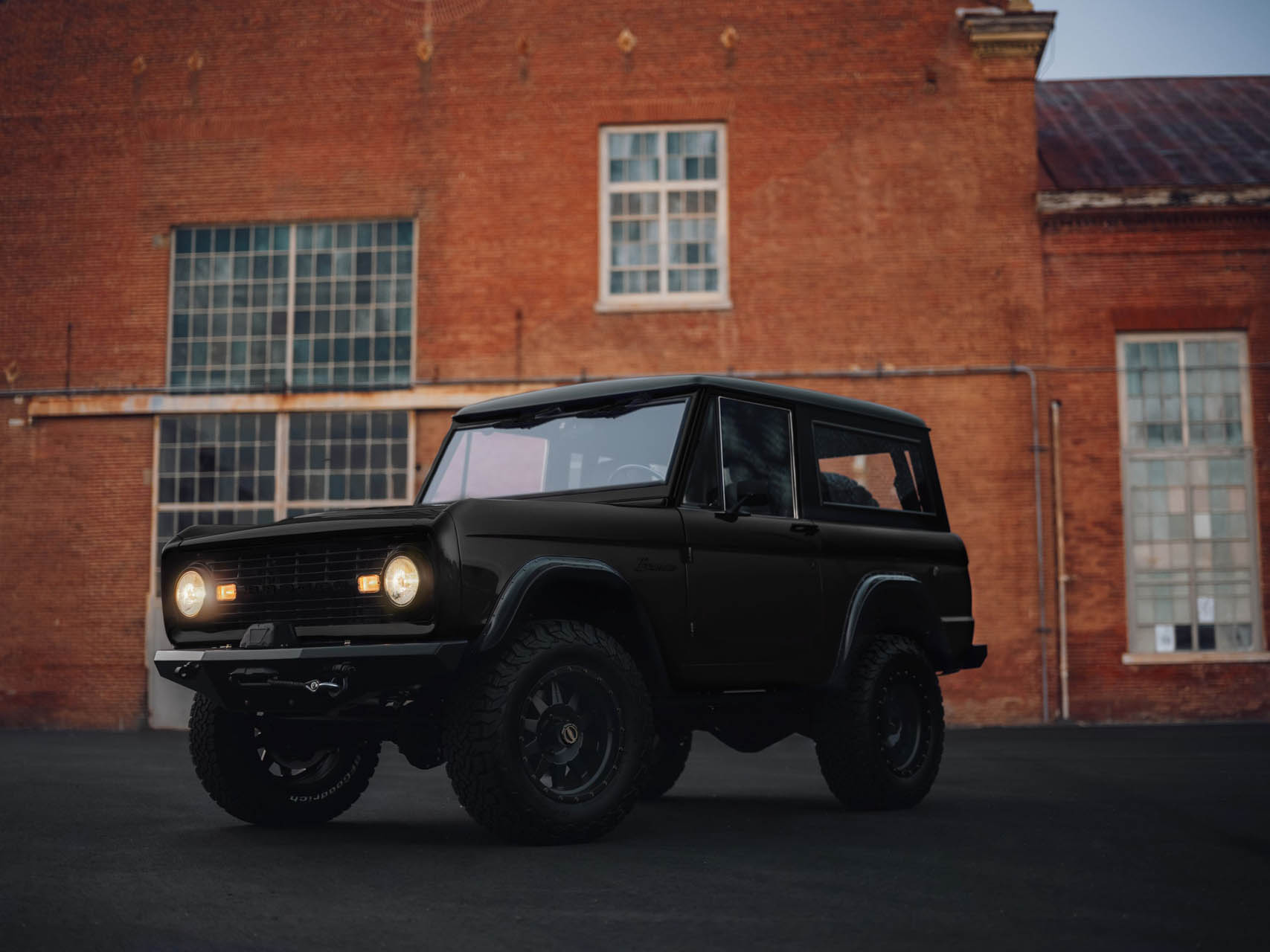 KindredMotorworksBroncoBlackICEEdition01