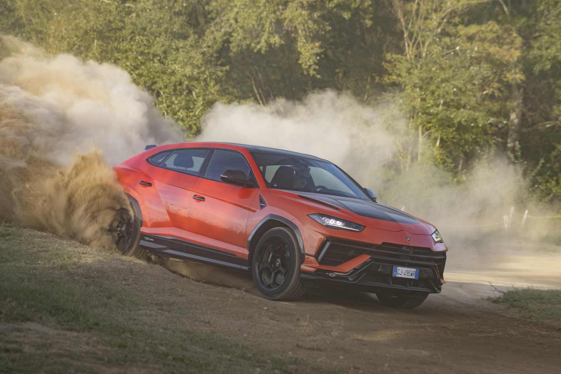 lamborghini urus 13