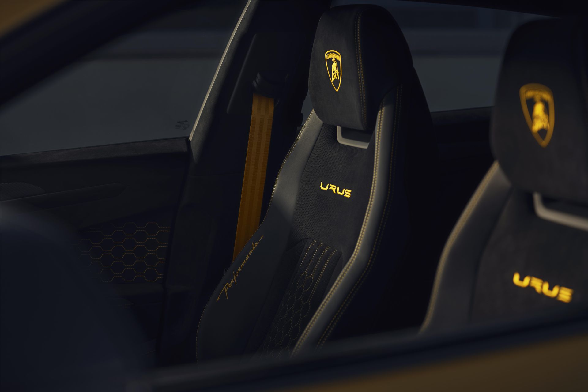 lamborghini urus 14