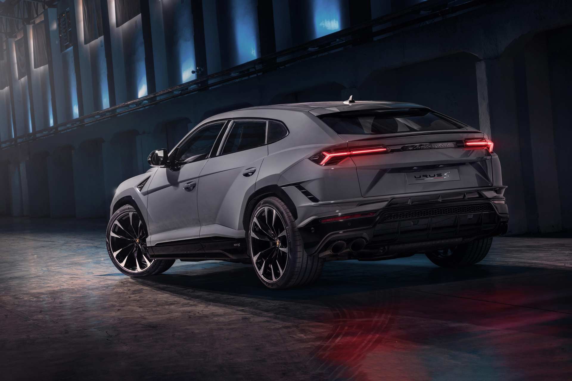 lamborghini urus 33