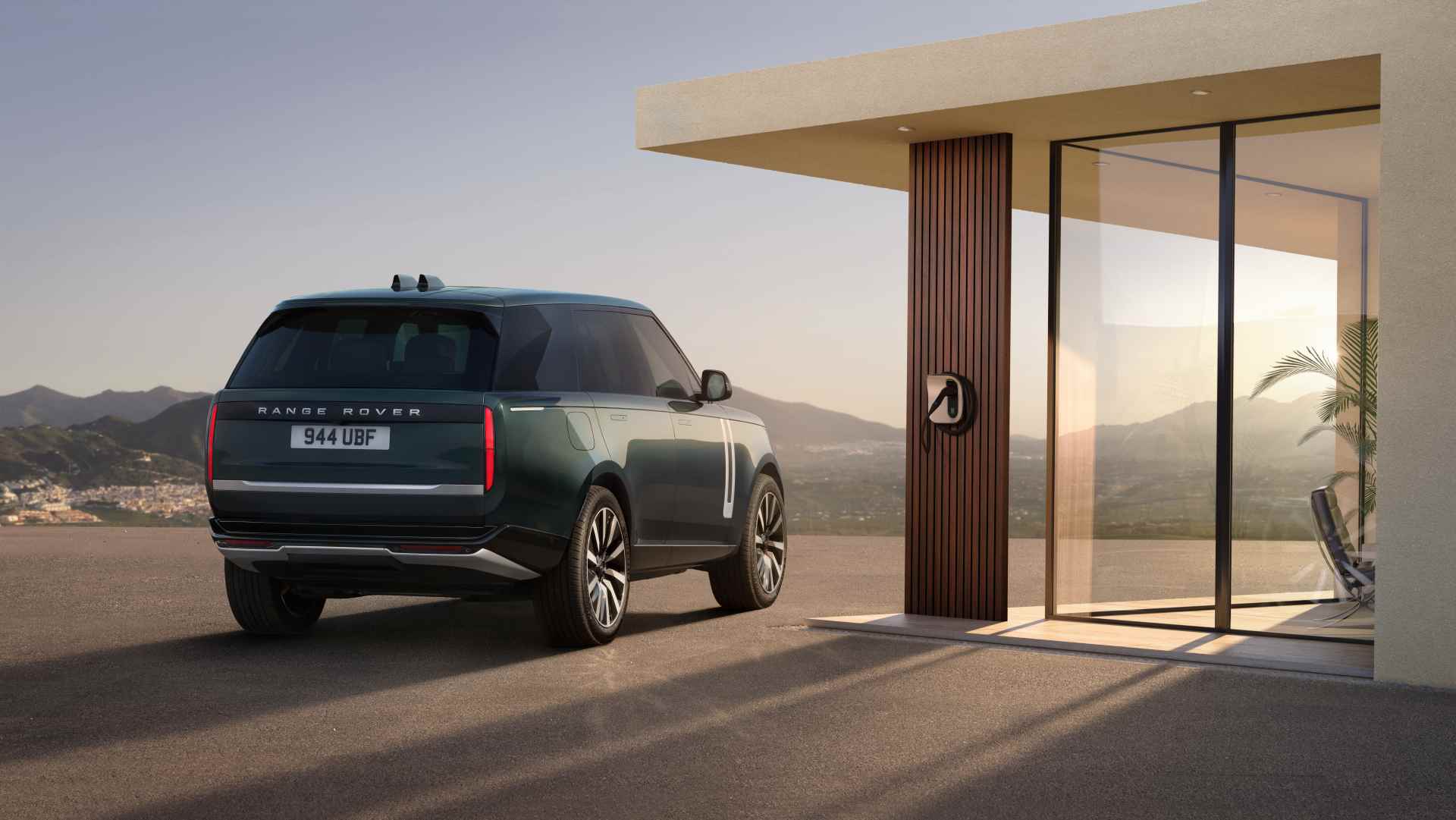 RANGE ROVER ELECTRIC01 02 09 26