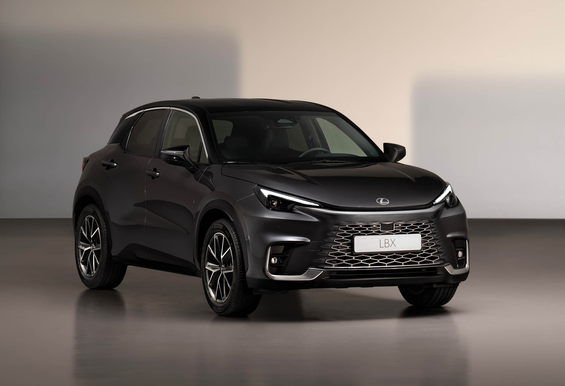 Lexus LBX 23