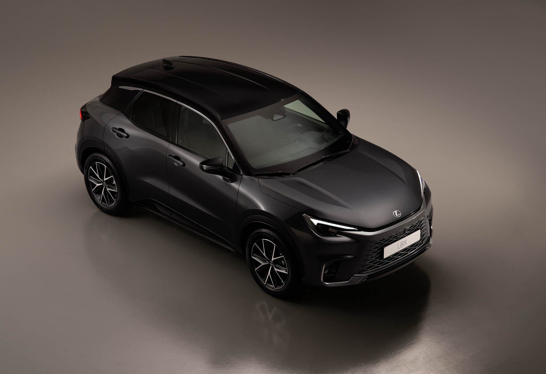 Lexus LBX 27