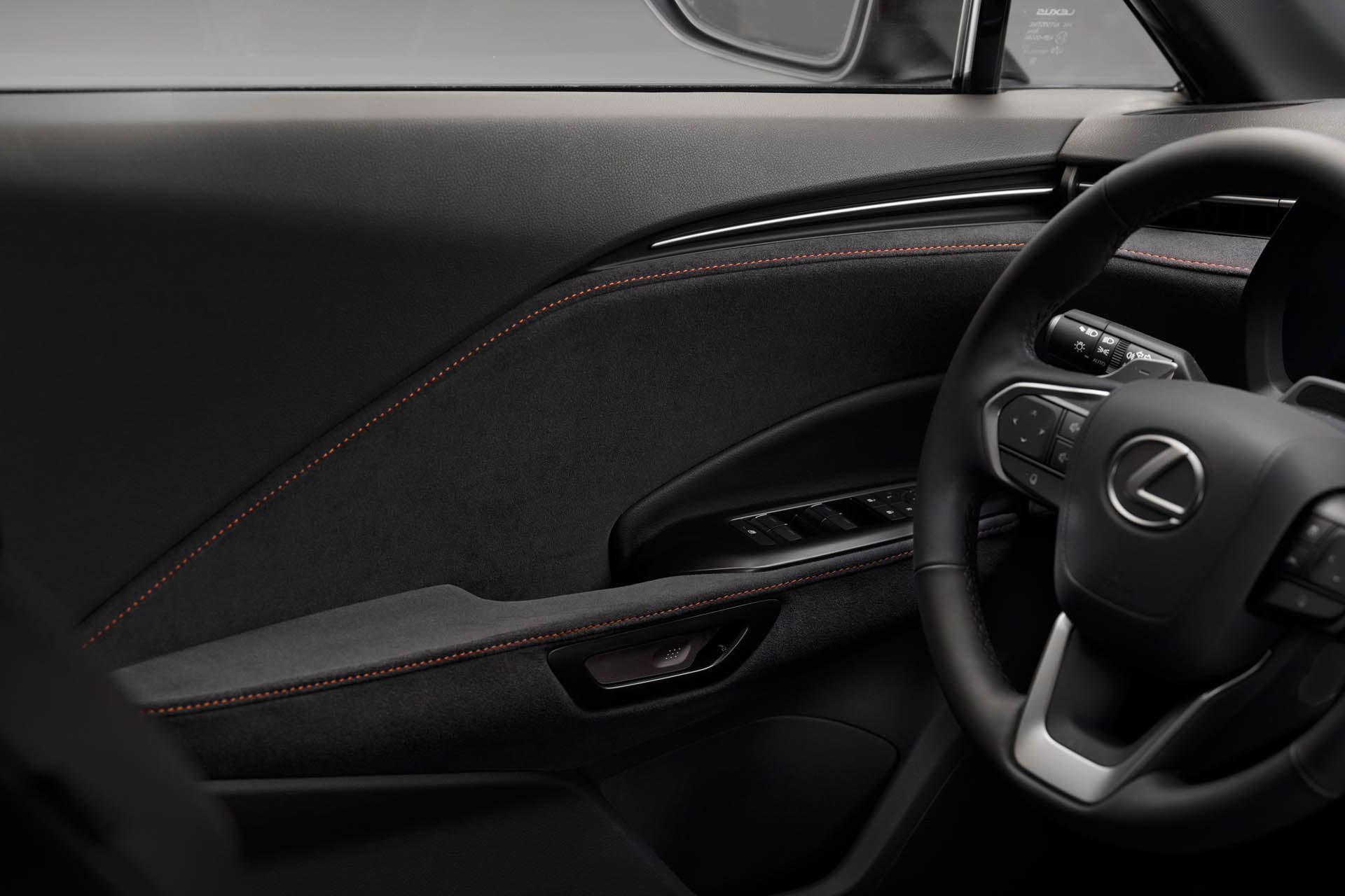 Lexus LBX 41