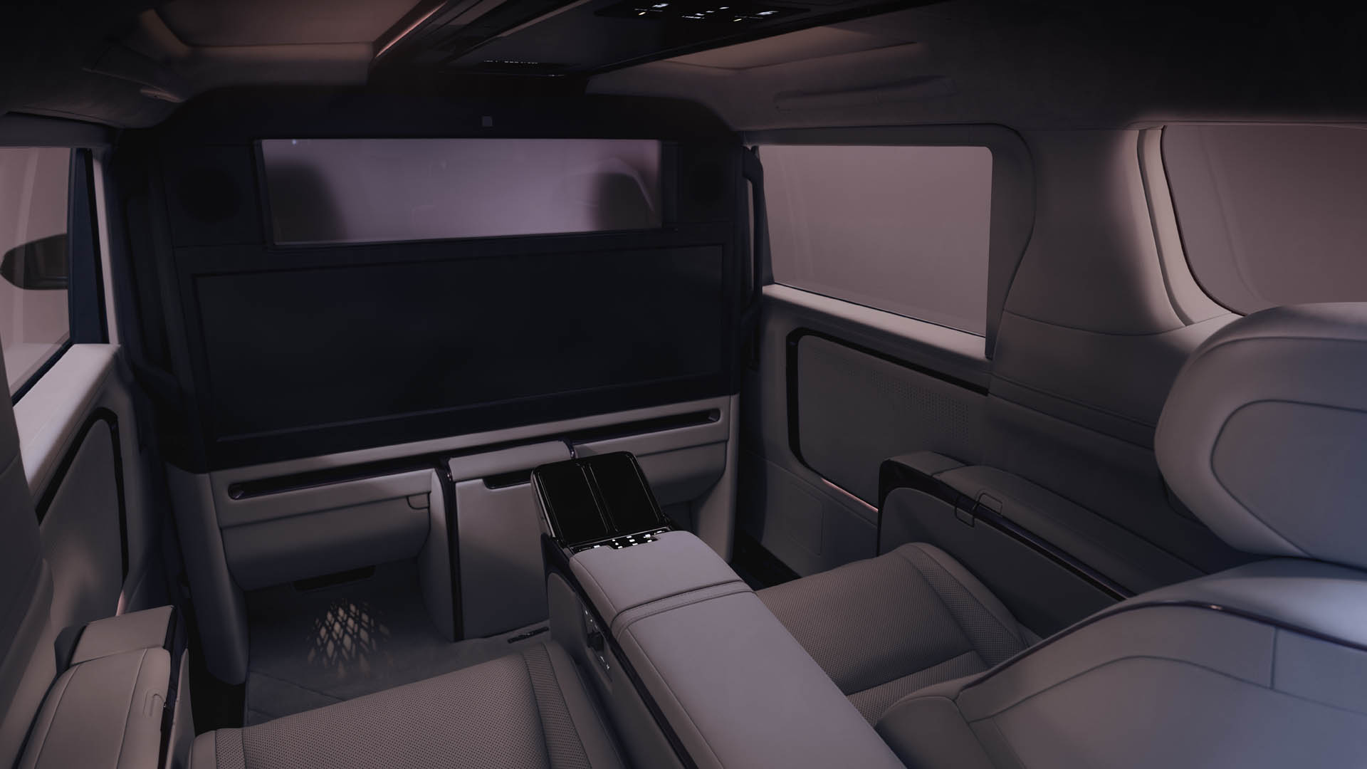 Lexus LM 18