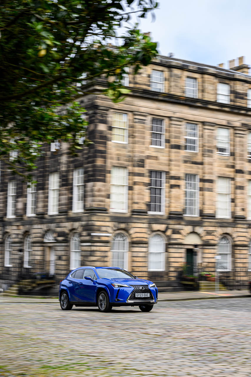 lexus ux300e my23 03