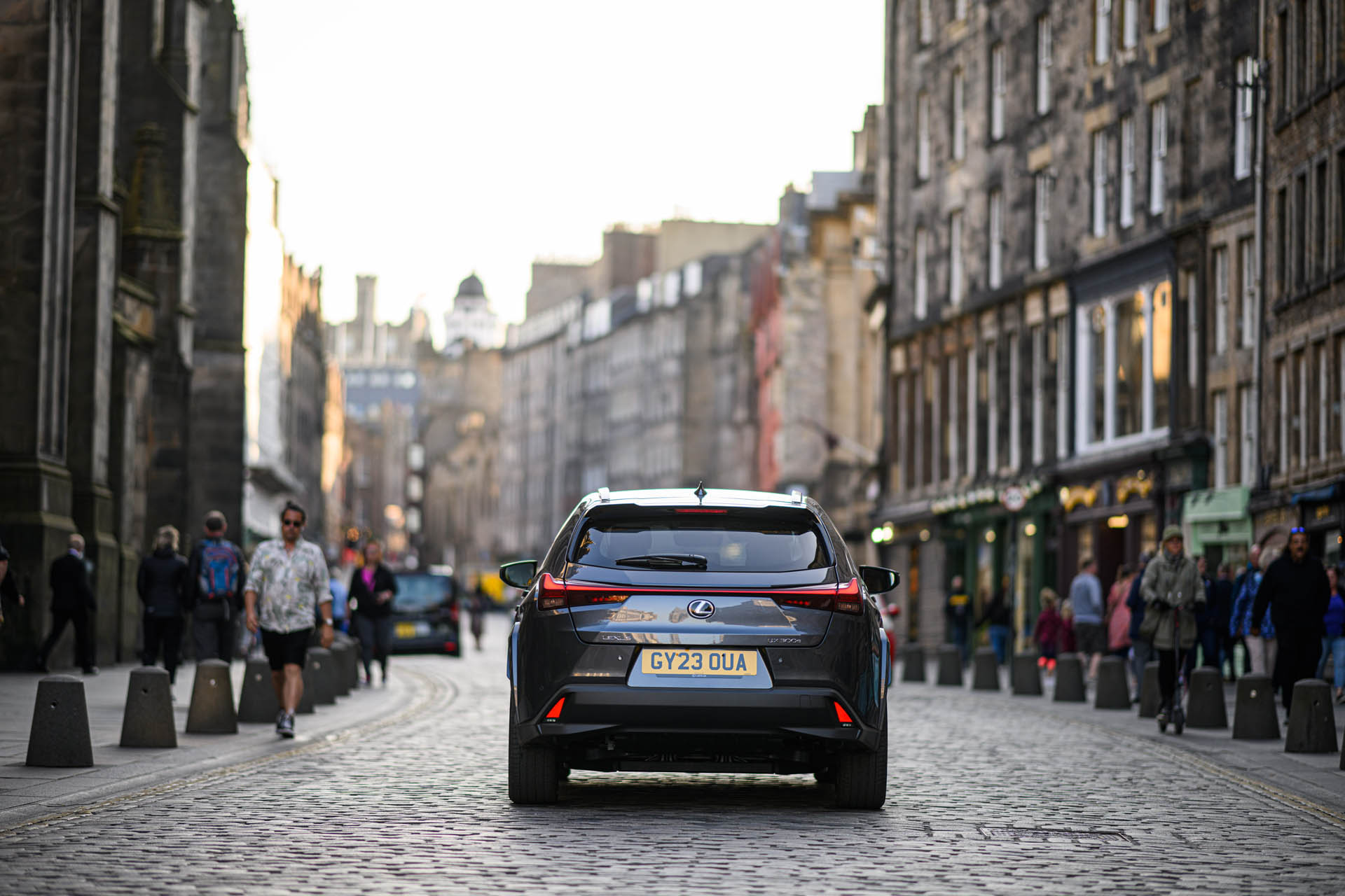lexus ux300e my23 16