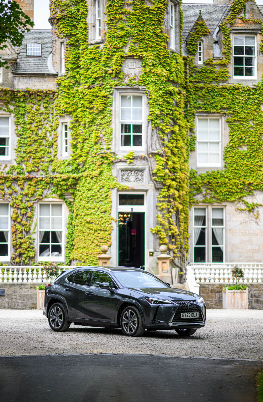 lexus ux300e my23 35