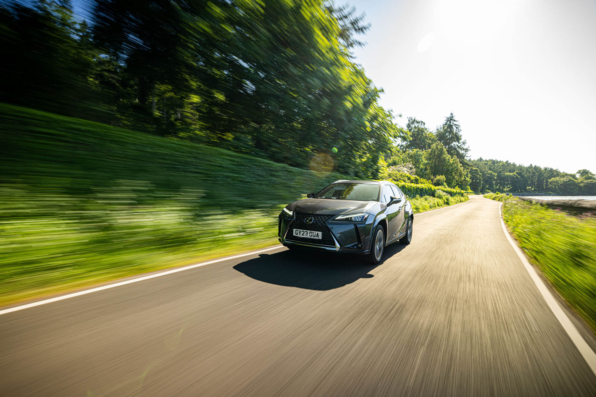 lexus ux300e my23 38