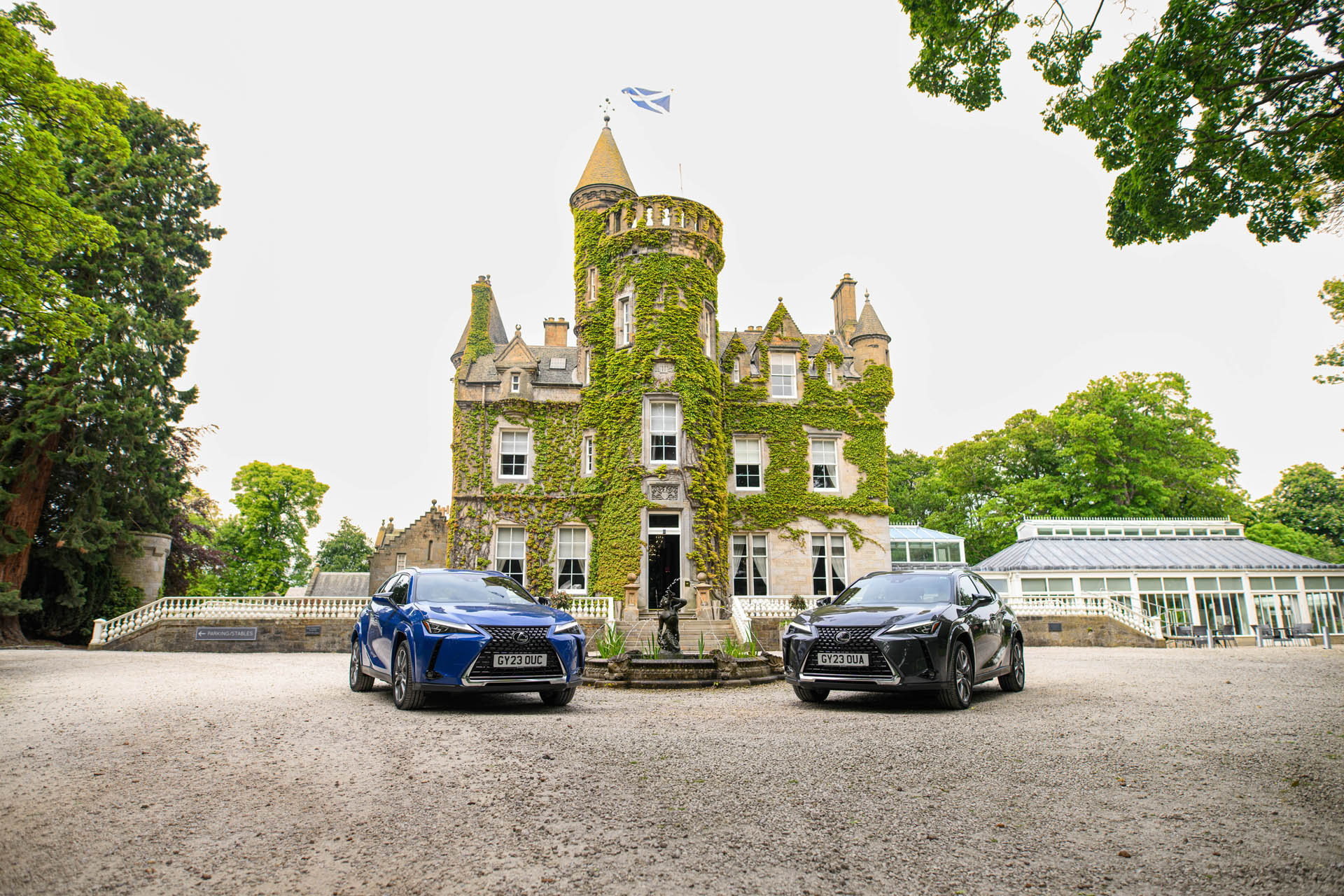lexus ux300e my23 41