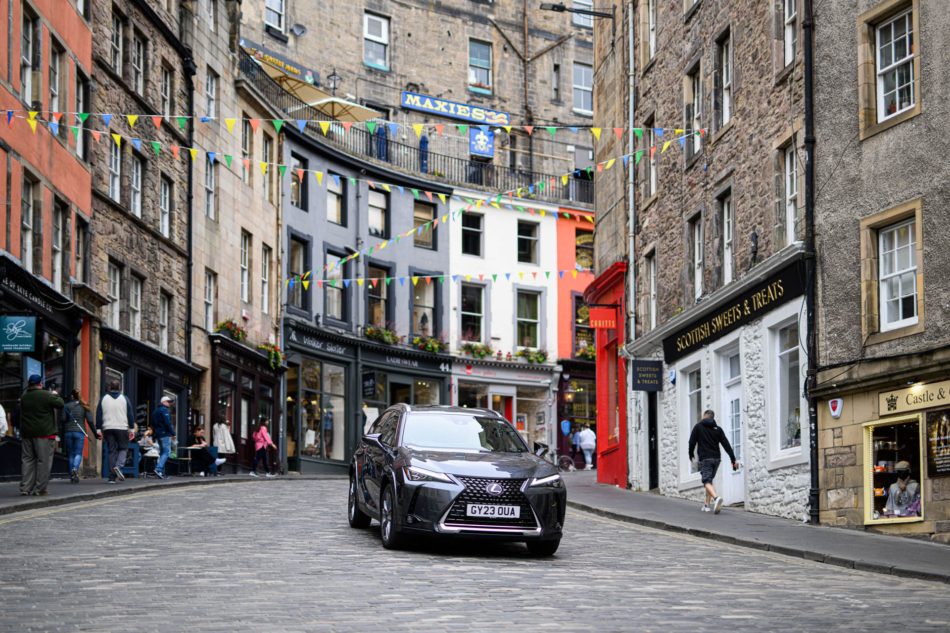 lexus ux300e my23 46
