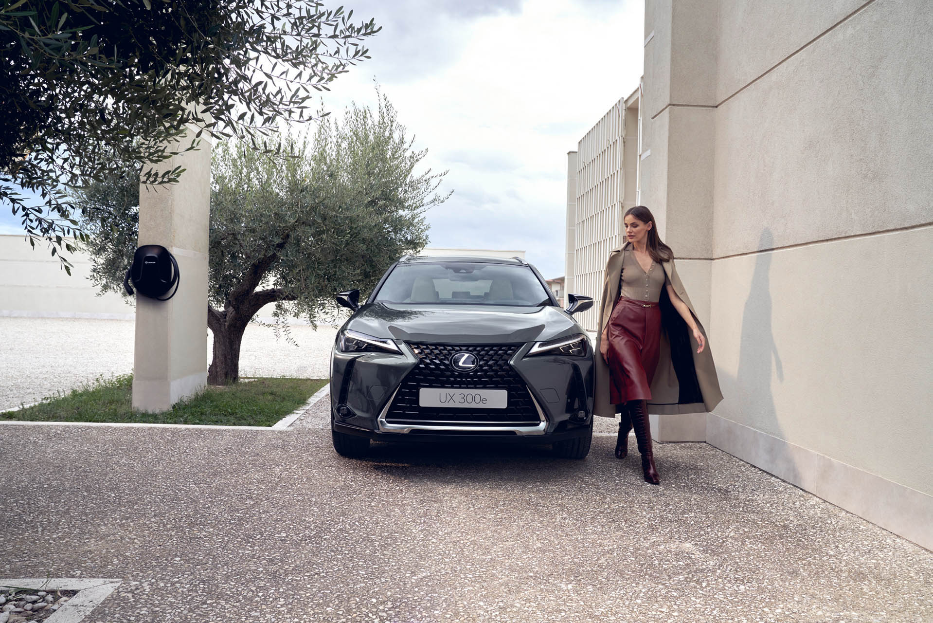 lexus ux300e my23 51