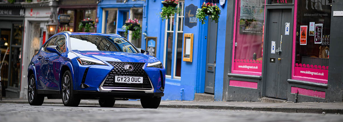 lexus ux300e my23 nyito