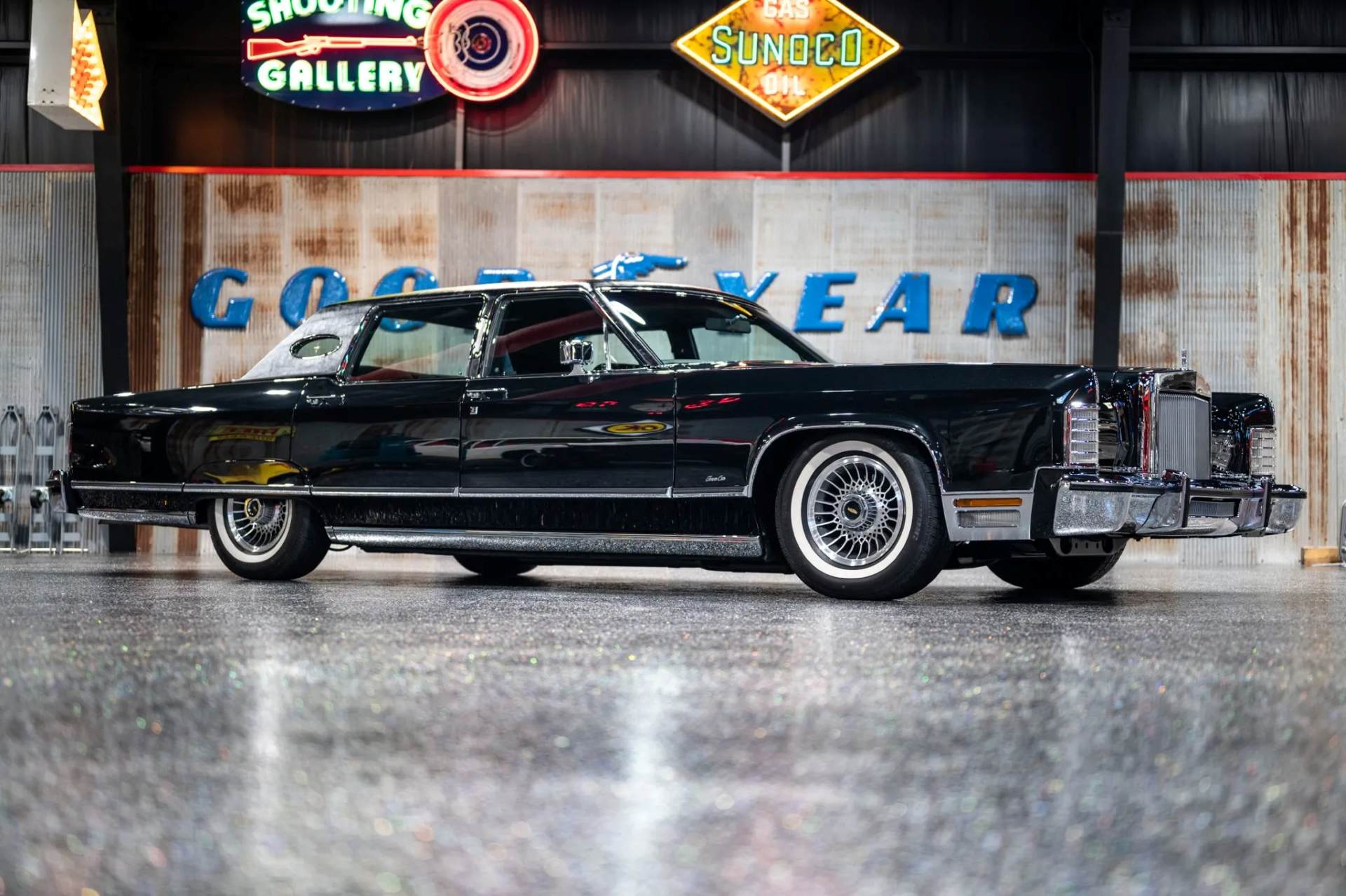 lincoln continental town car 1977 with coyote V8 11