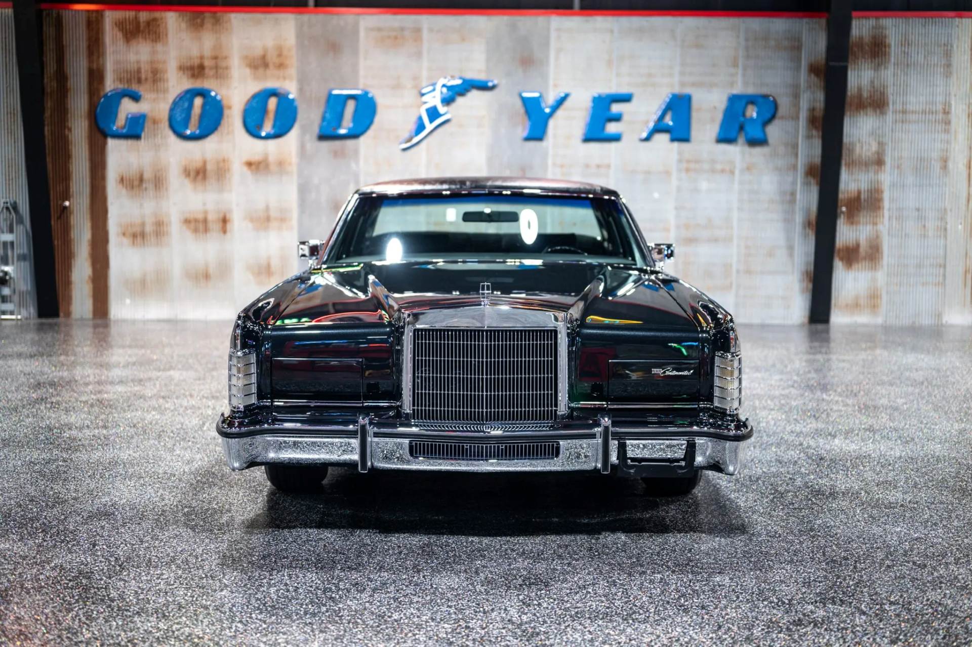 lincoln continental town car 1977 with coyote V8 12
