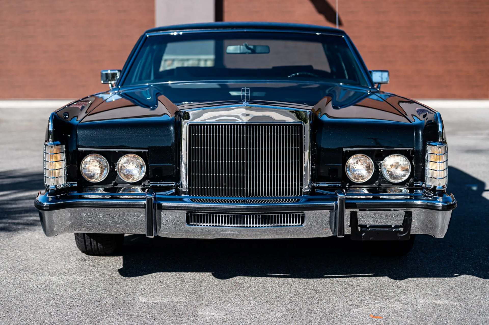 lincoln continental town car 1977 with coyote V8 22