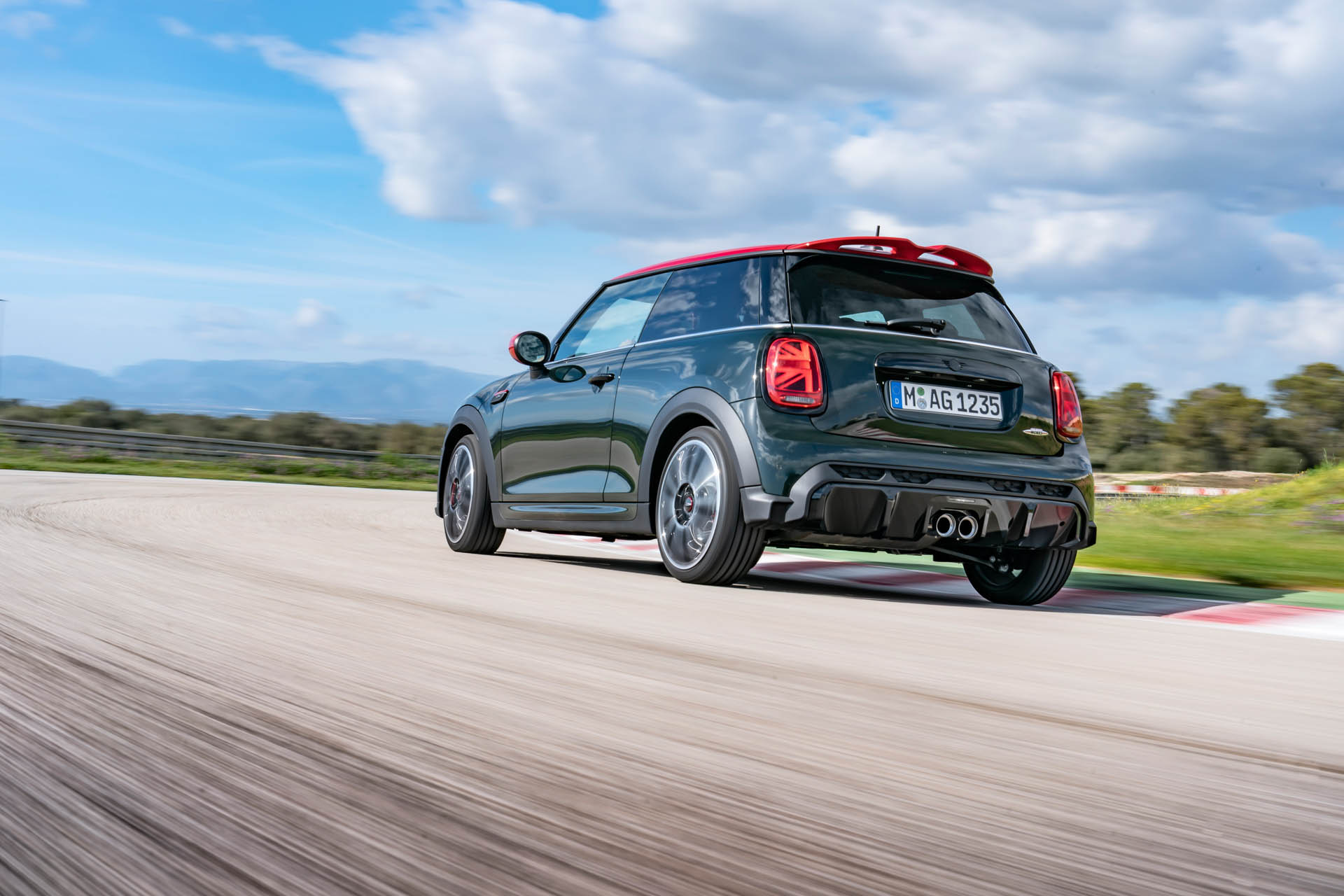 MINIJohnCooperWorks-2021c