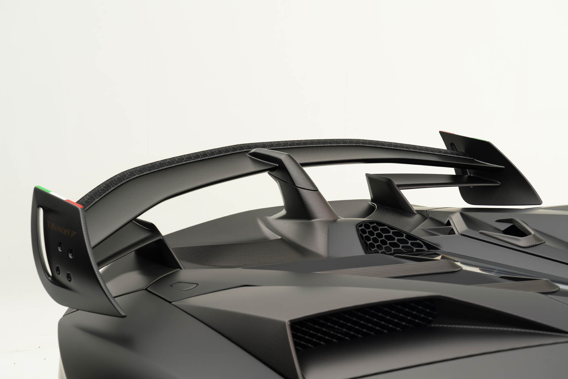 MANSORY Carbonado GTS-17