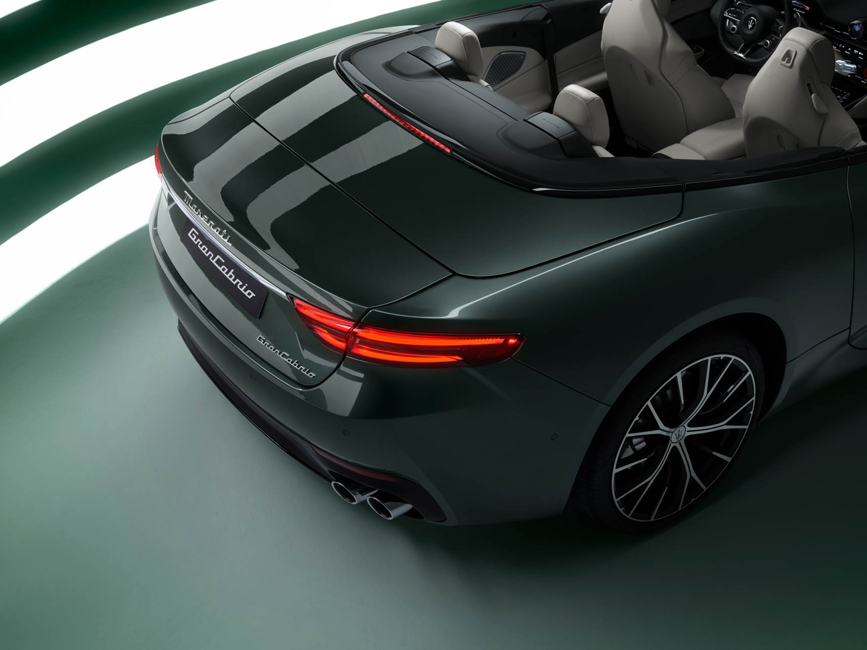 Original-25892-02-maserati-grancabrio-490-cv