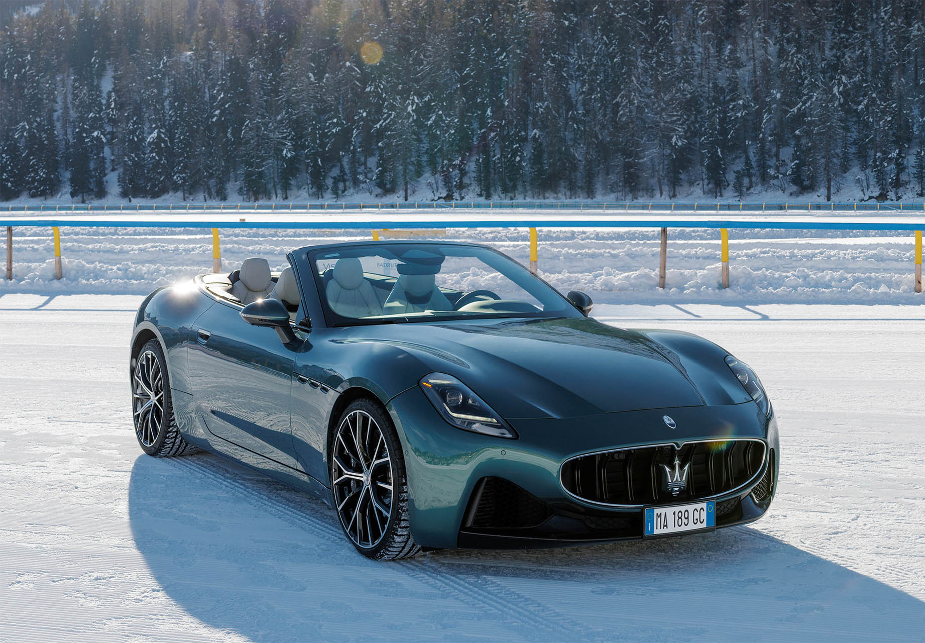 Original-25916-05-maserati-grancabrio-490-cv-at-the-ice-st-moritz
