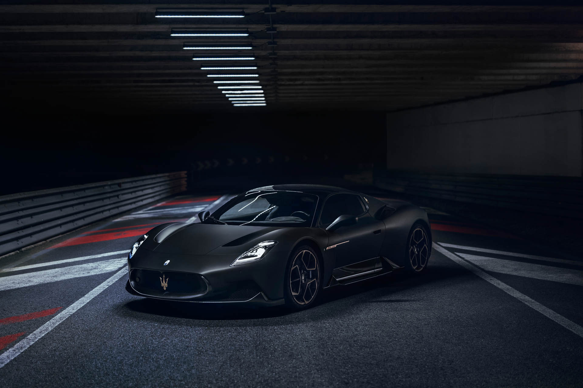 Maserati MC20 Notte 08