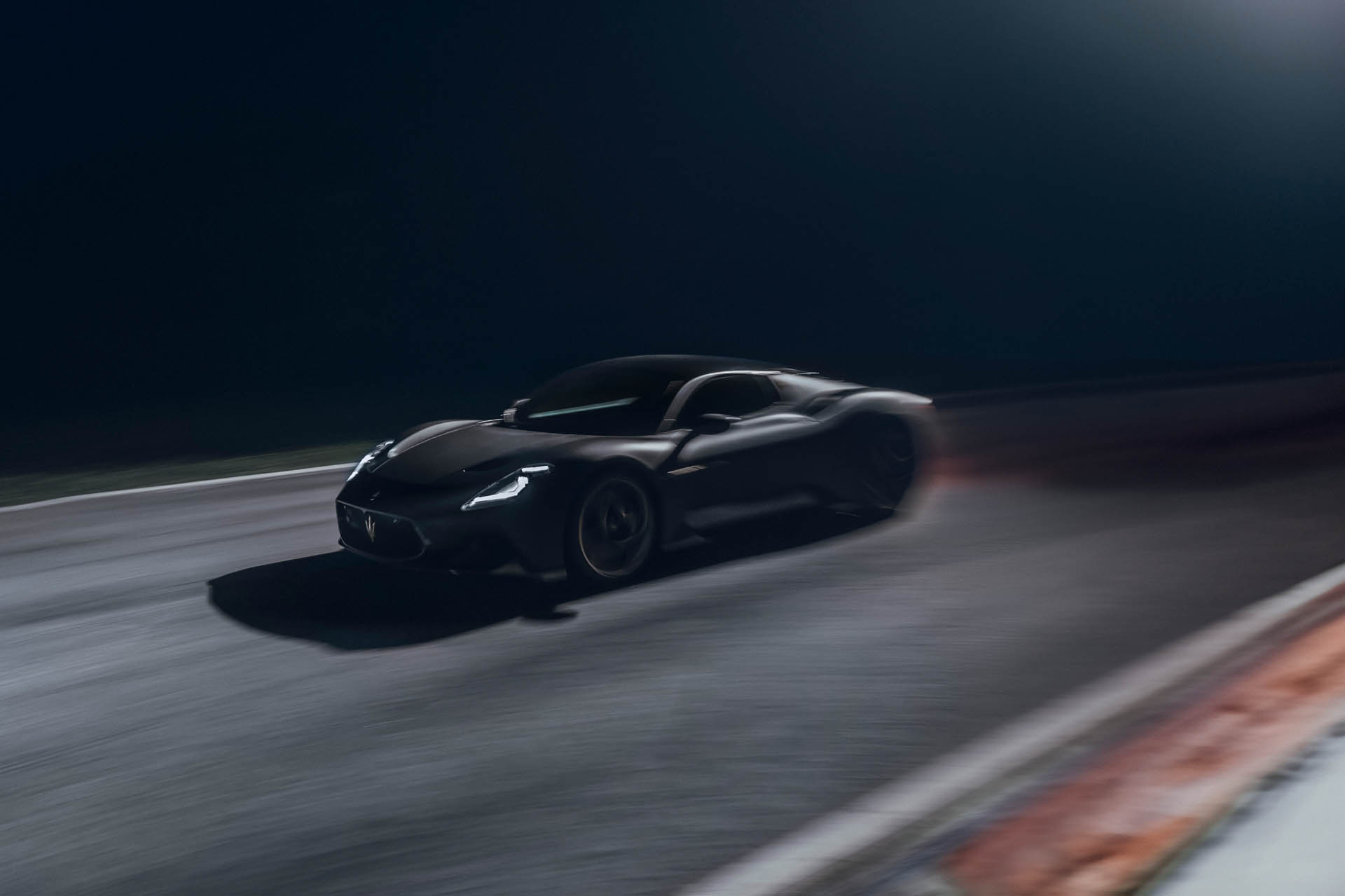 Maserati MC20 Notte 12