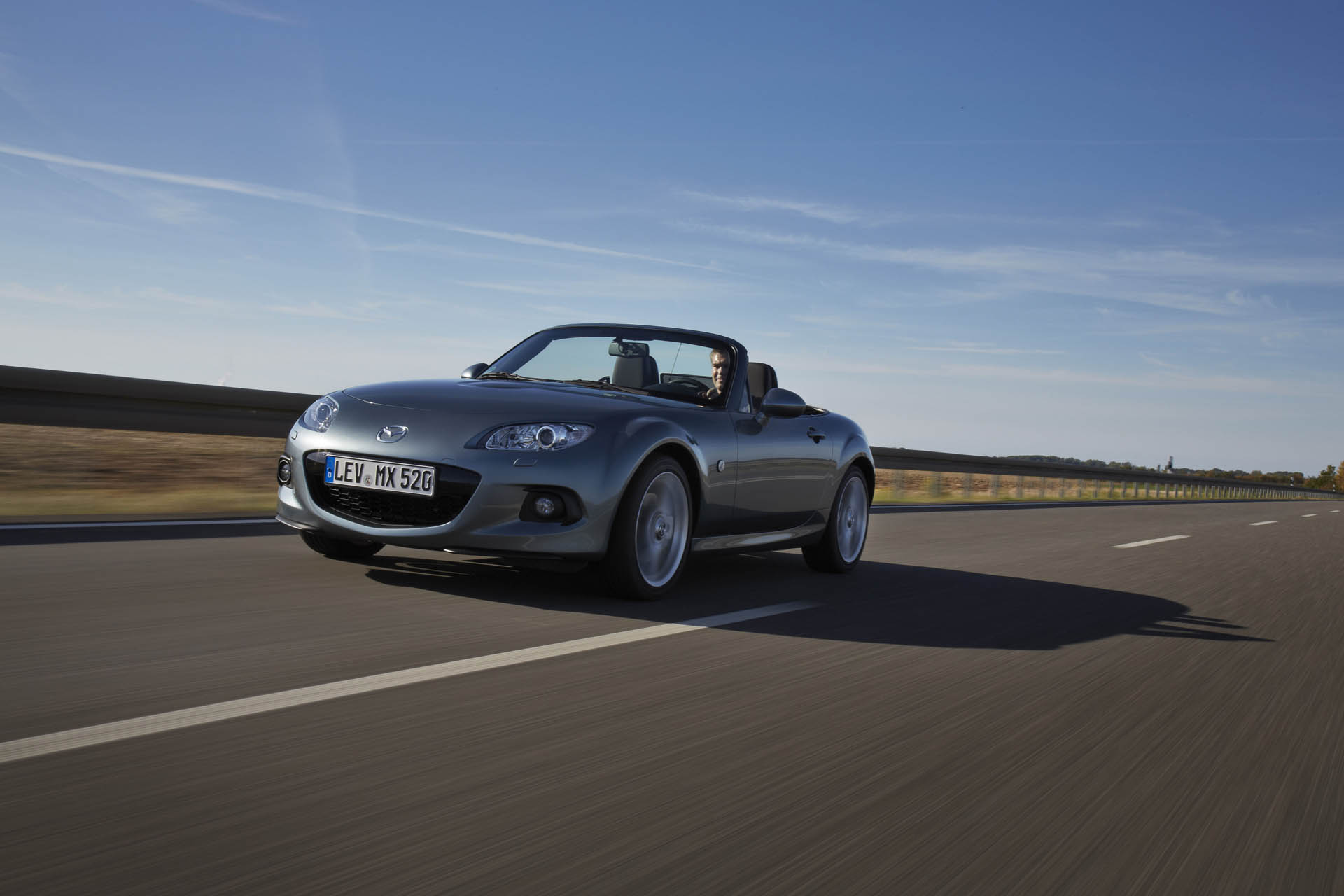 Mazda MX-5 Facelift 2012 action 07 highres