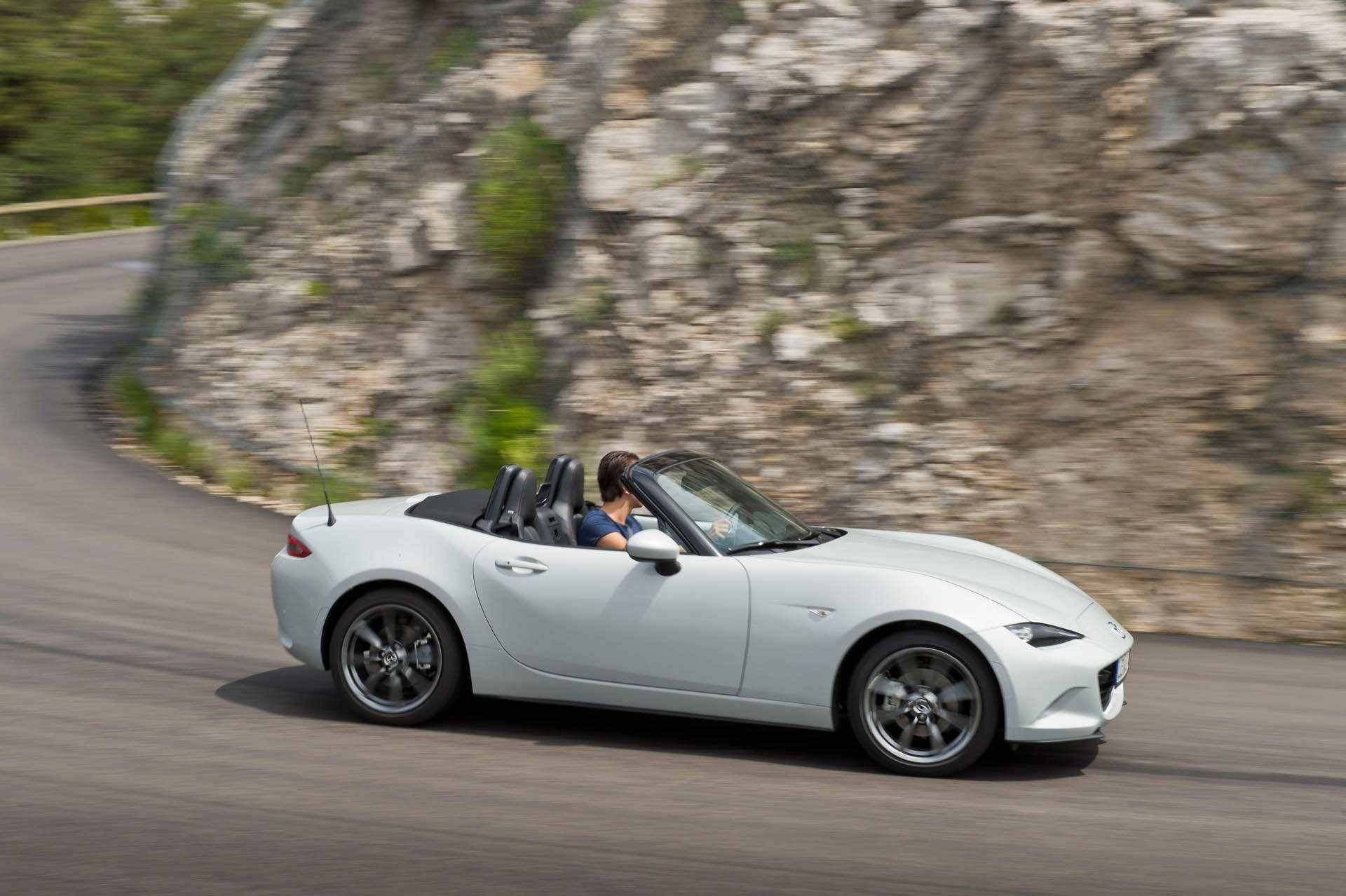 MX5 2015 SNEAK PEEK ACTION 42 highres