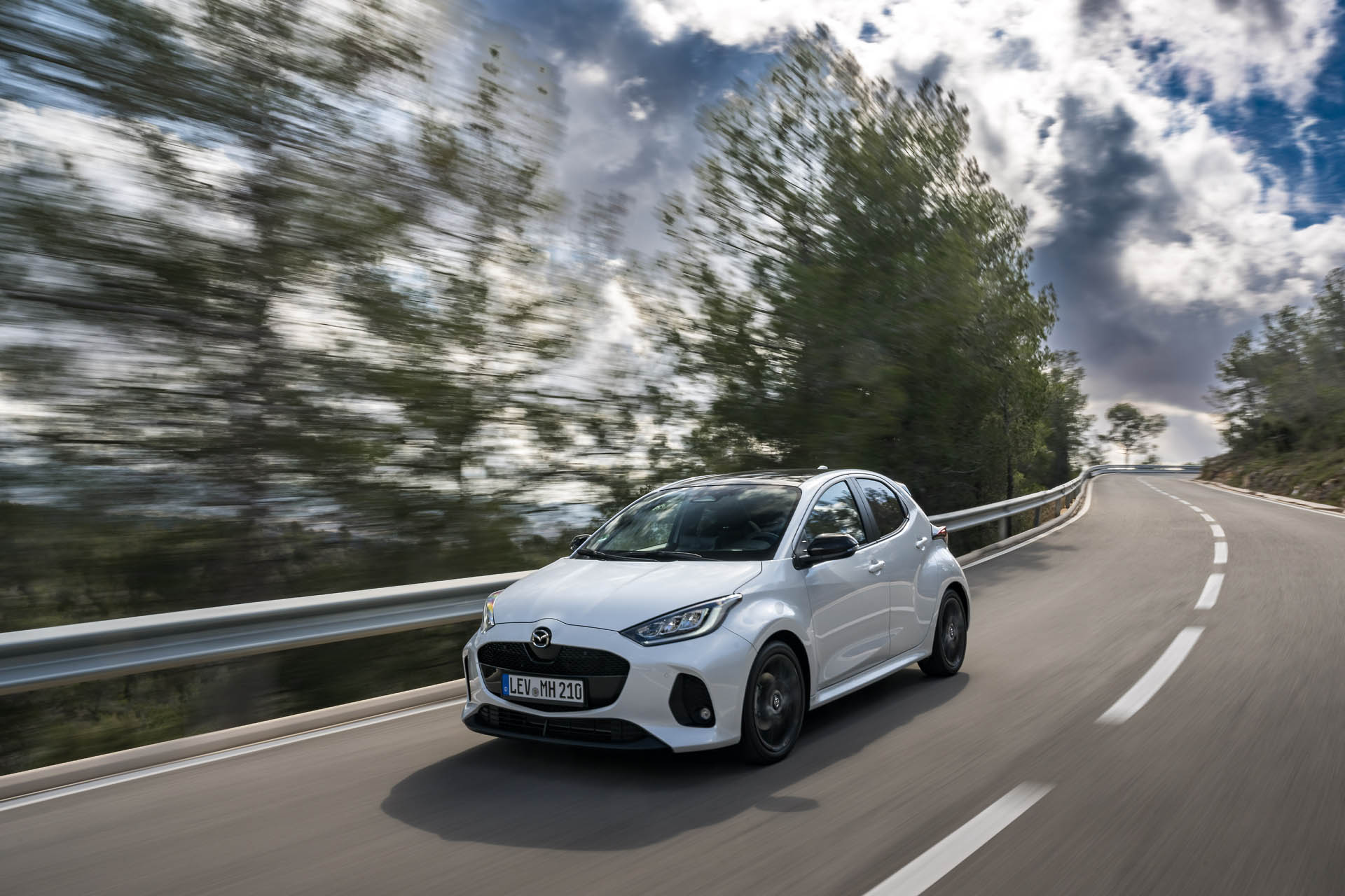 2024 mazda2 hybrid 03